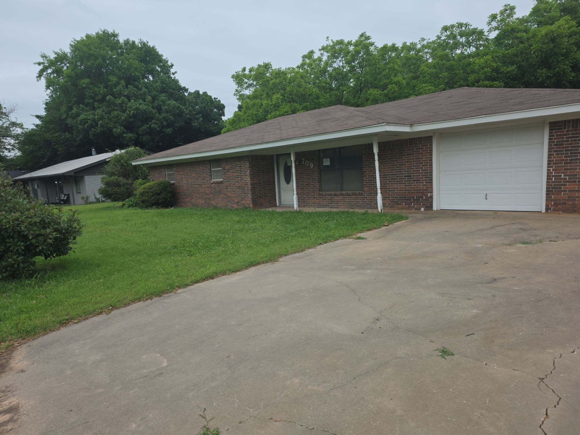 709 Lee Street Bowie TX 76230