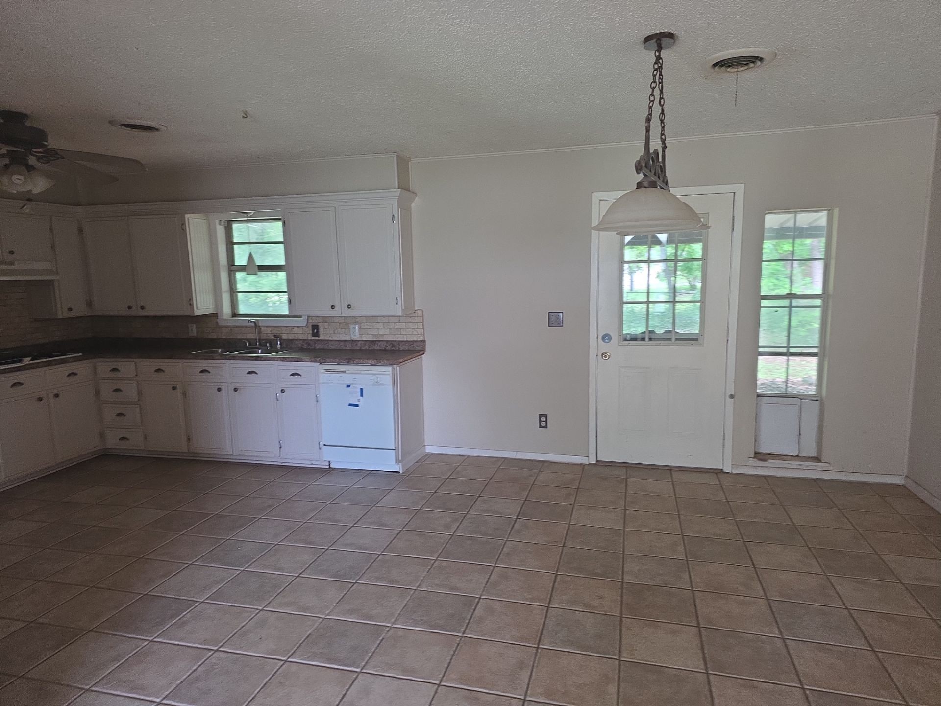 709 Lee Street Bowie TX 76230