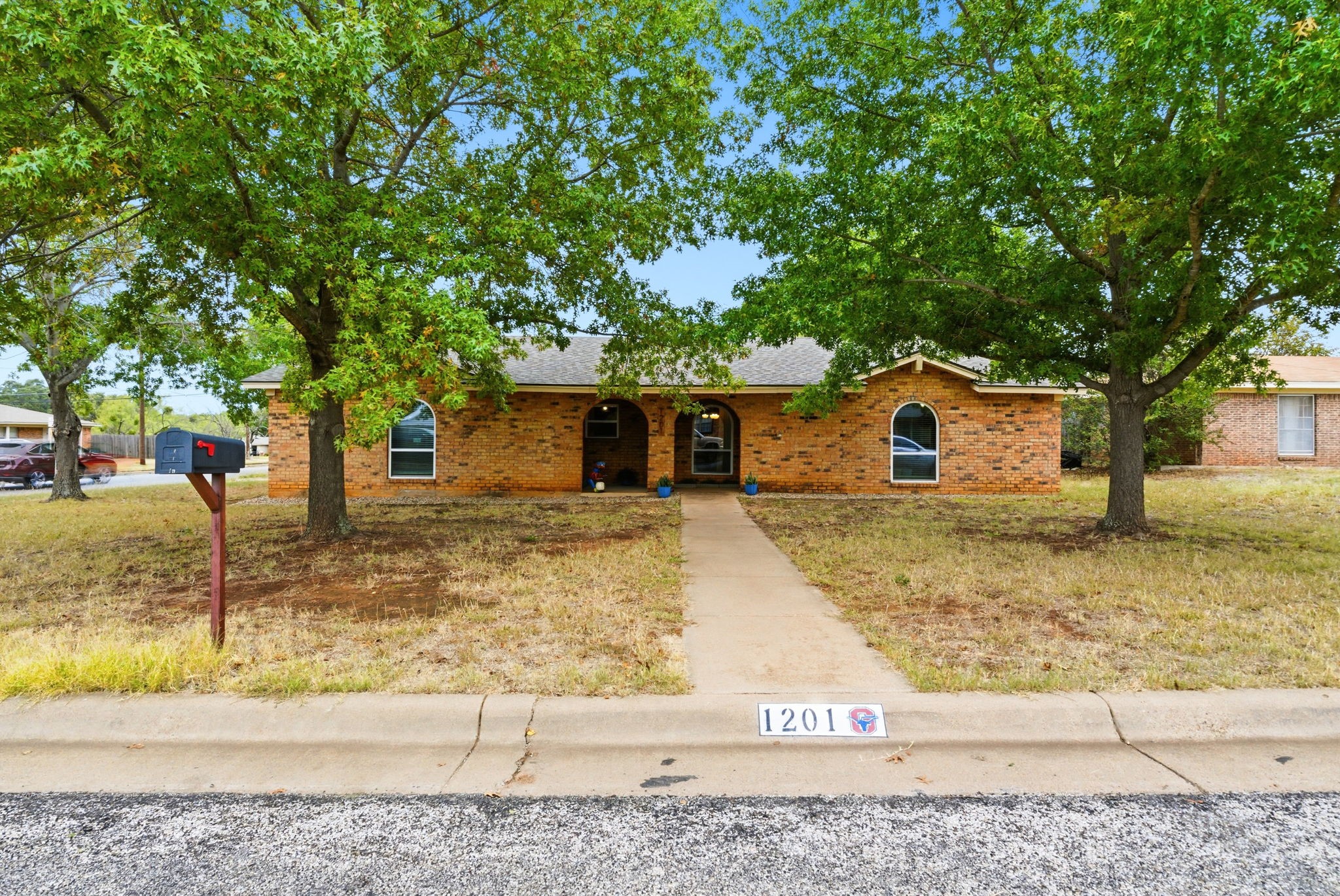 1201 Randy Graham TX 76450
