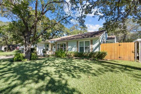 1204 Churchill Road River Oaks TX 76114