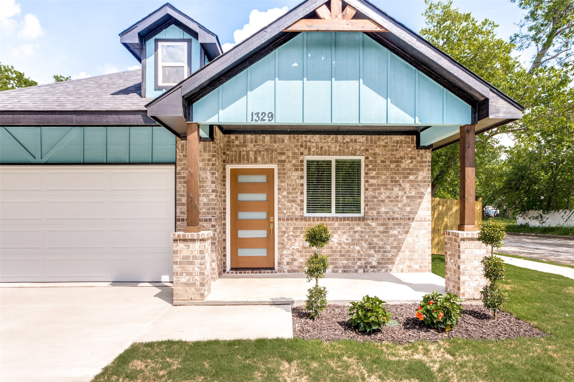 1329 Arizona Avenue Fort Worth TX 76104