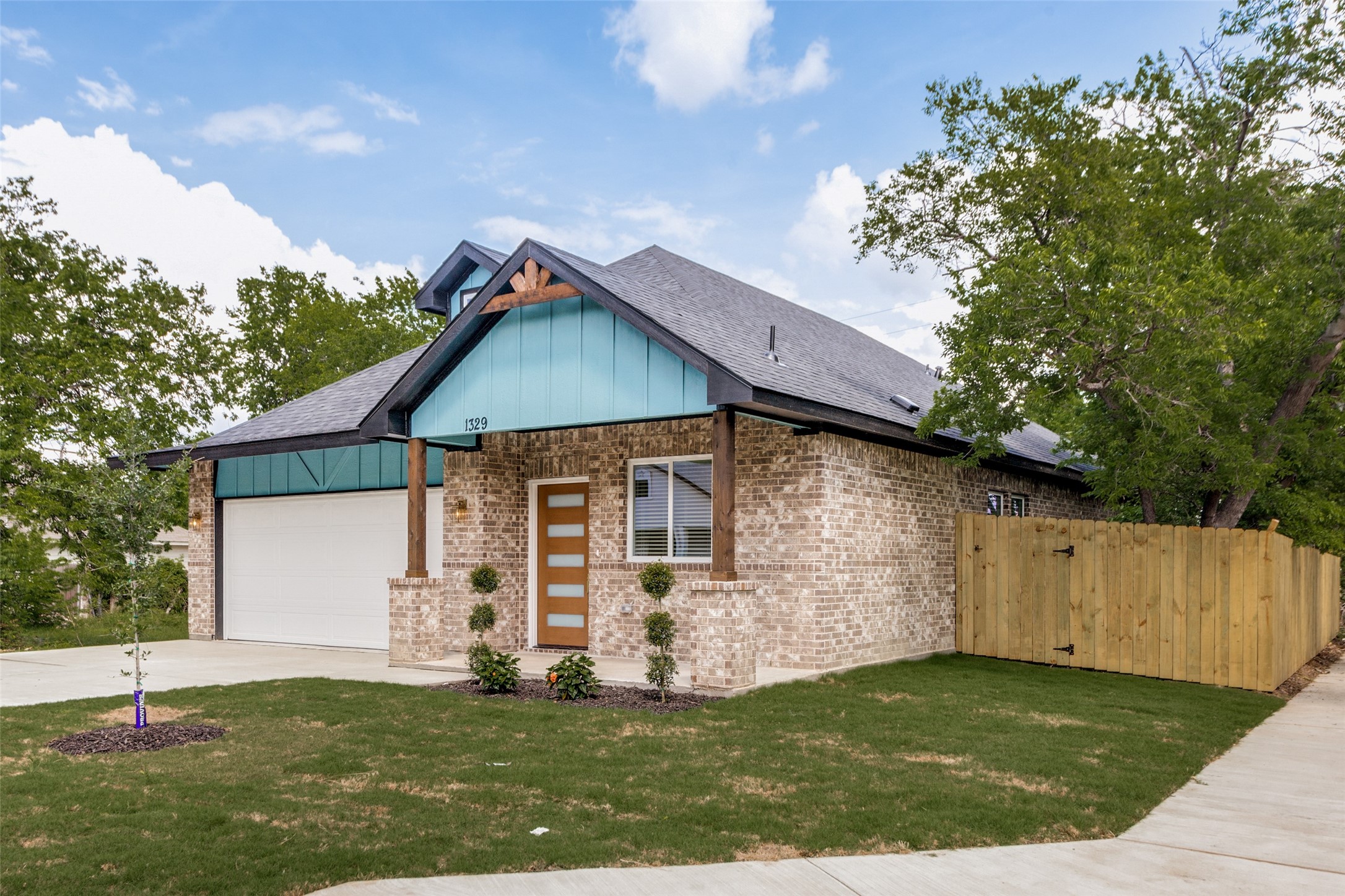 1329 Arizona Avenue Fort Worth TX 76104