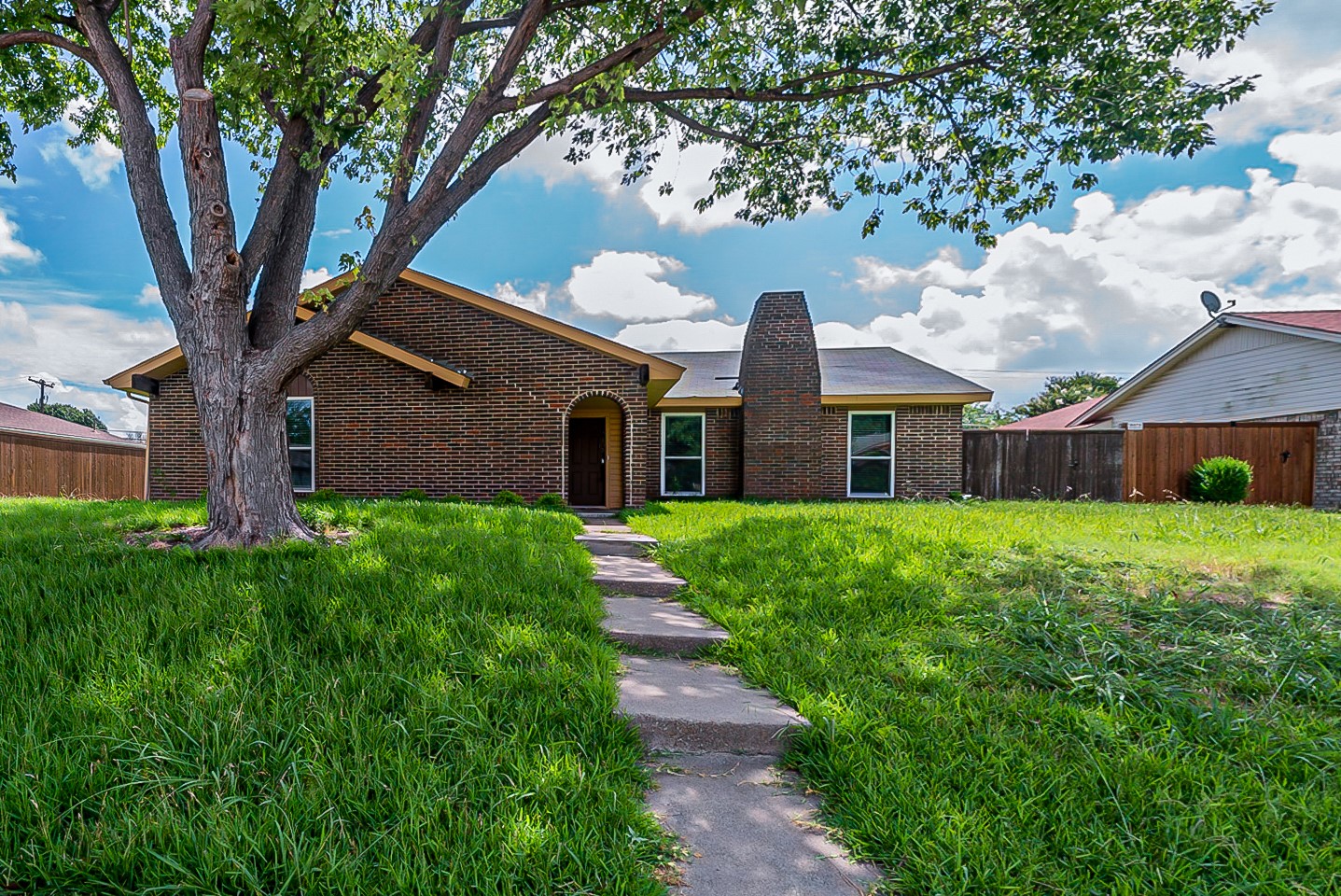 2020 Roundrock Trail Plano TX 75075