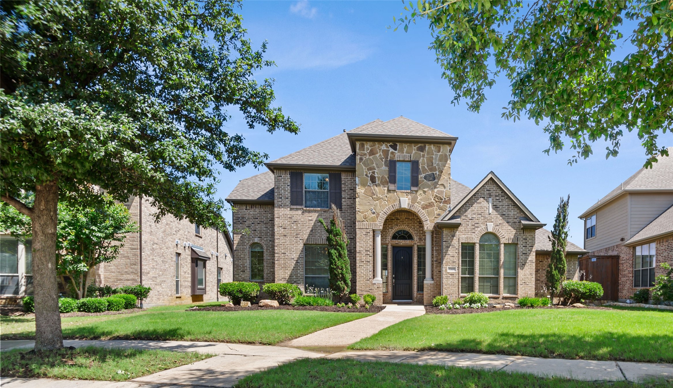 2305 Almsbury Lane Lewisville TX 75056