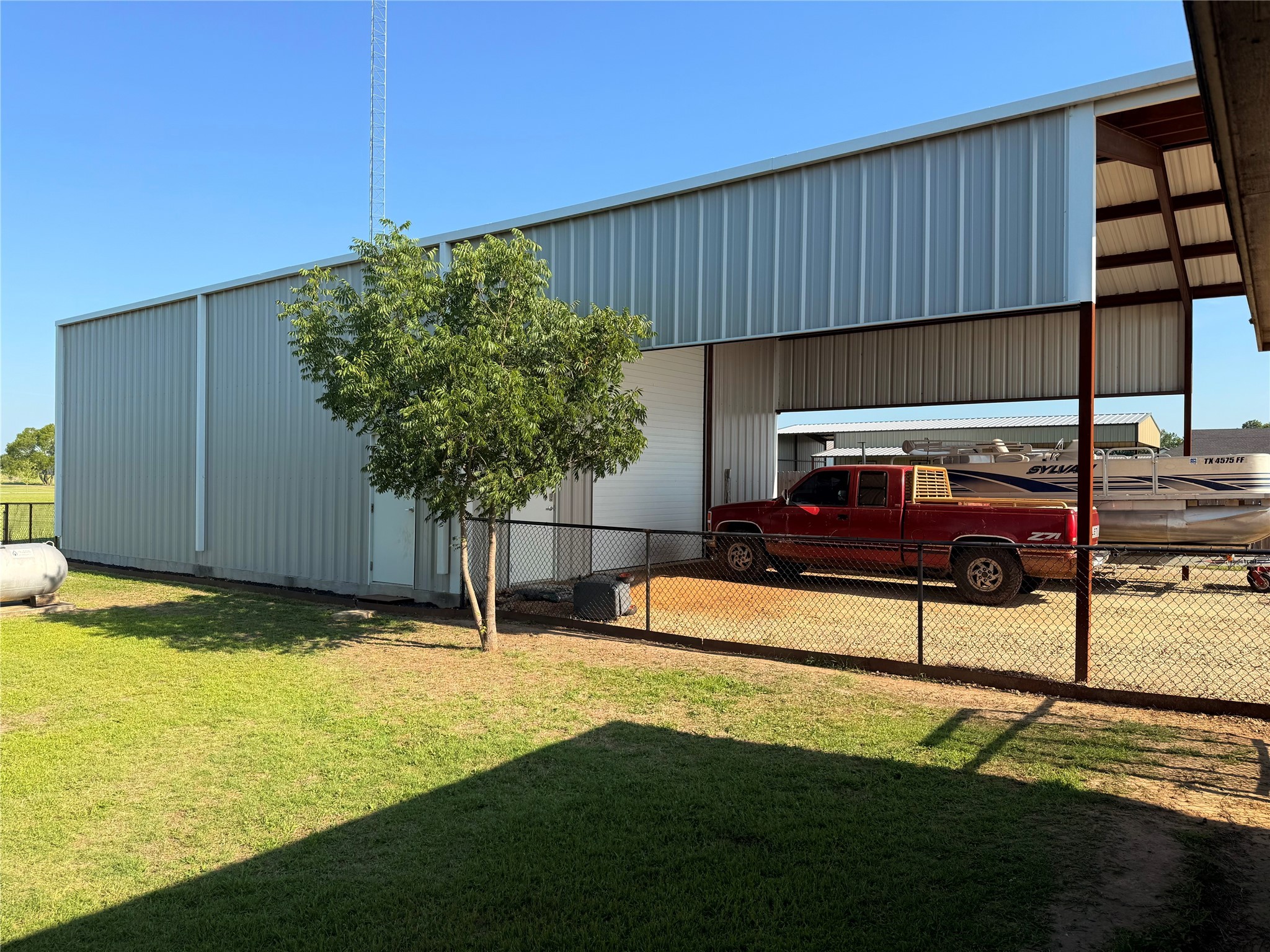 240 County Road 12550 Paris TX 75462