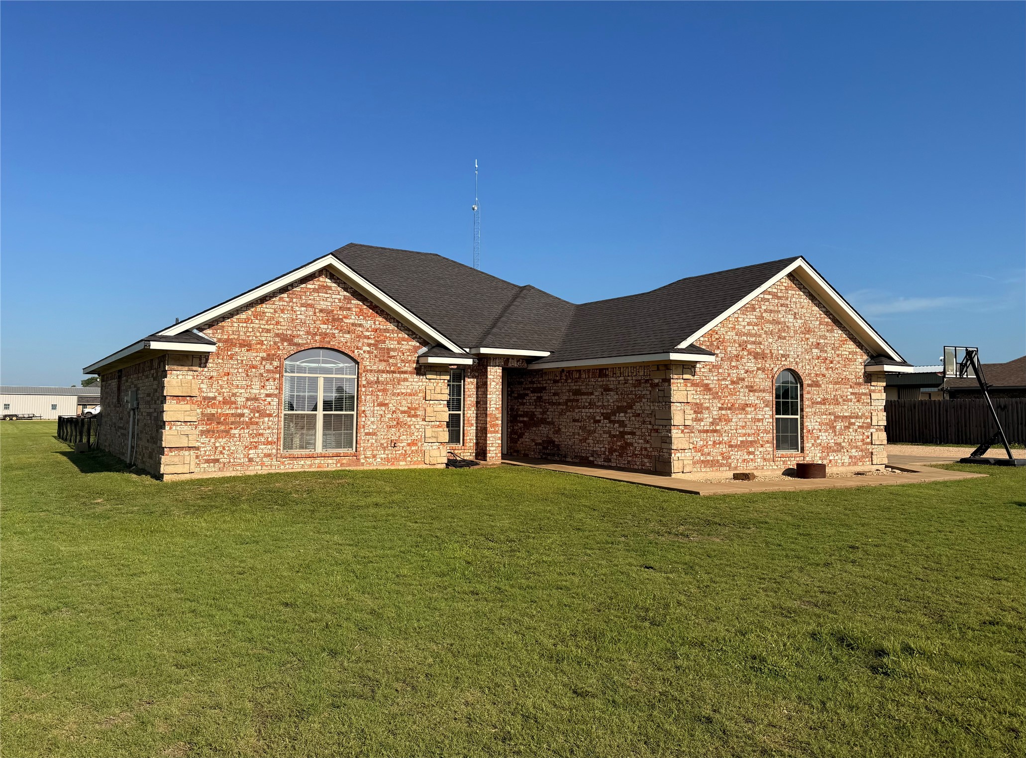 240 County Road 12550 Paris TX 75462