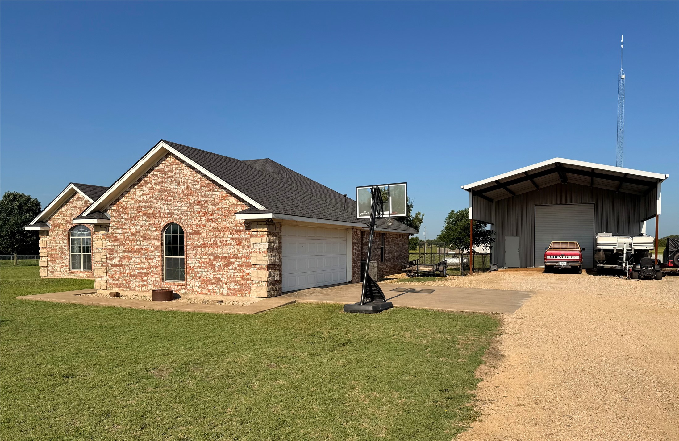 240 County Road 12550 Paris TX 75462