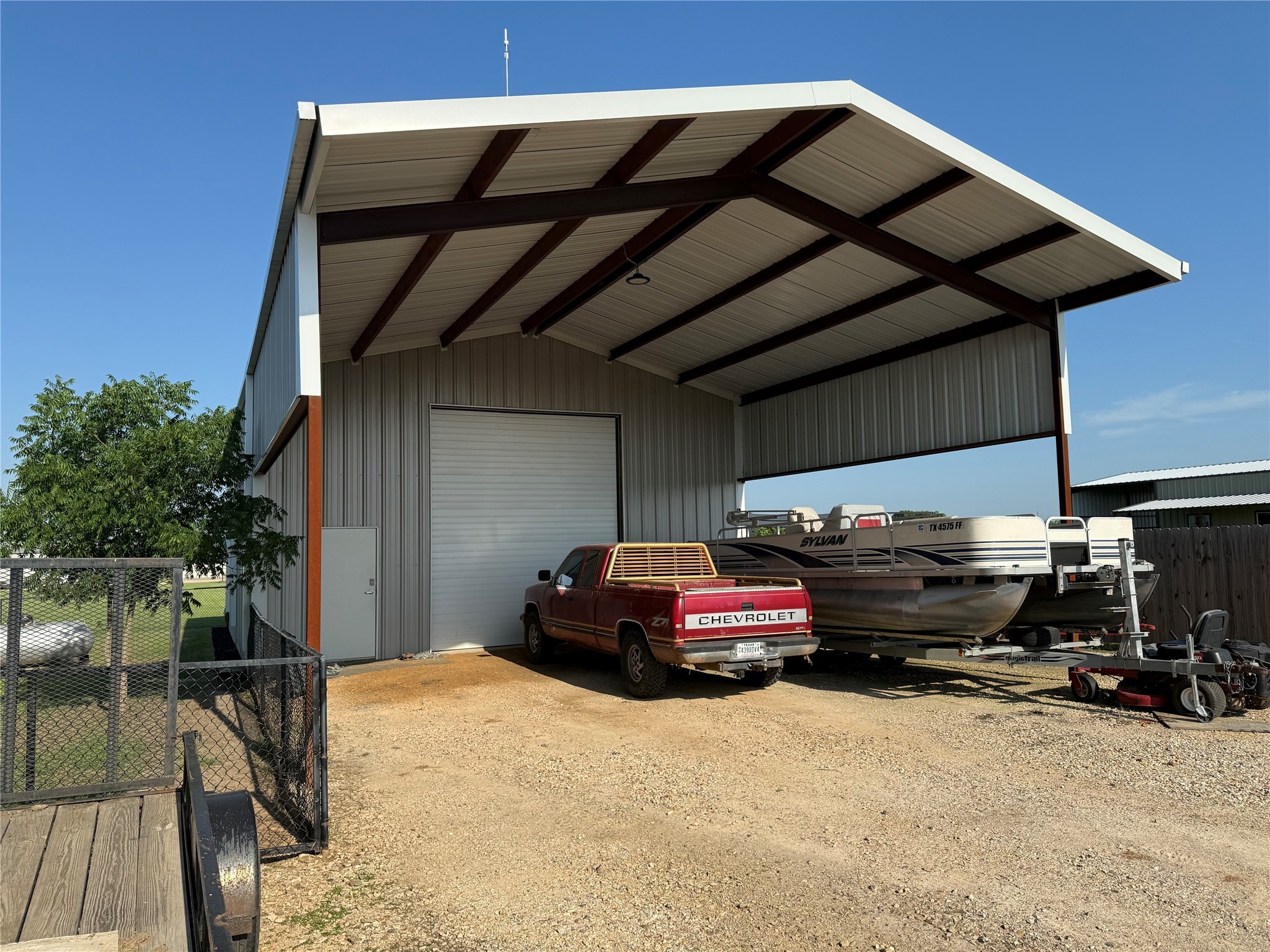 240 County Road 12550 Paris TX 75462
