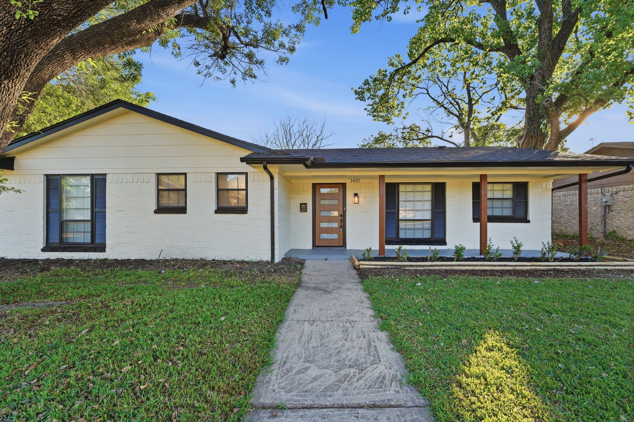1421 Park East Drive Garland TX 75043