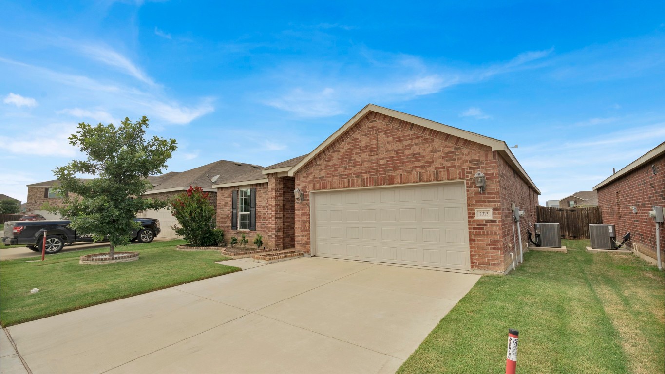 2313 Toposa Drive Fort Worth TX 76131