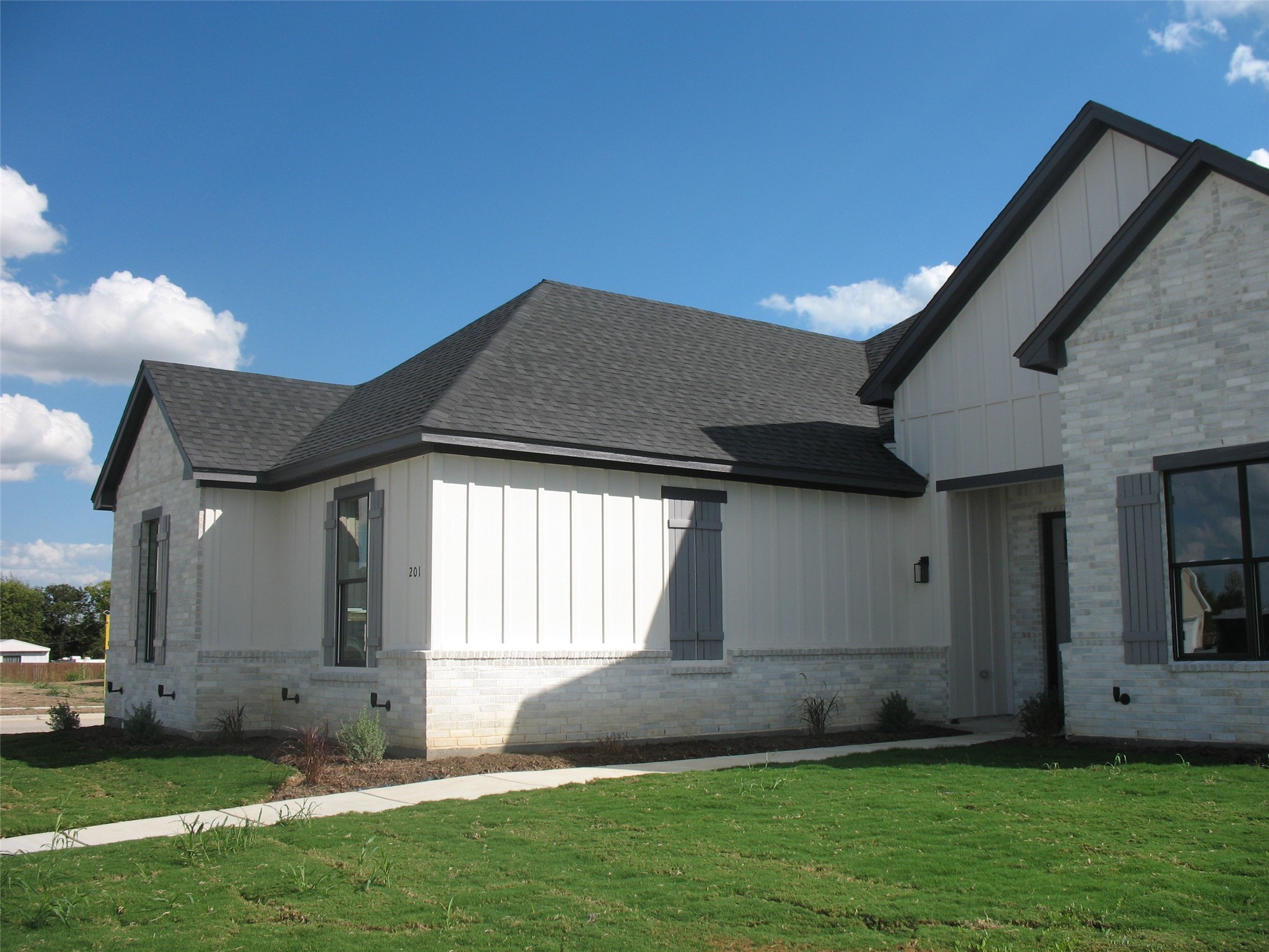 201 Cliff Court Godley TX 76044