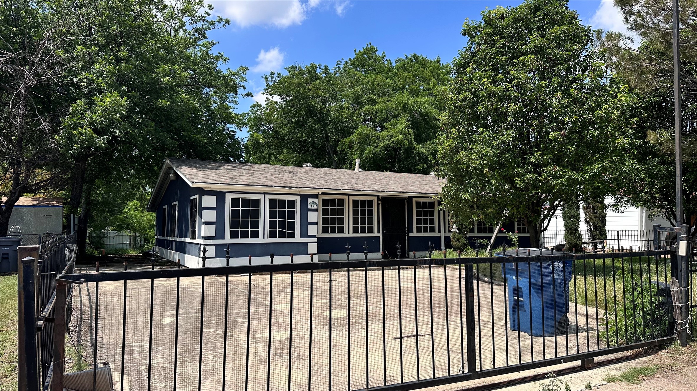 141 W Brownlee Avenue Dallas TX 75224