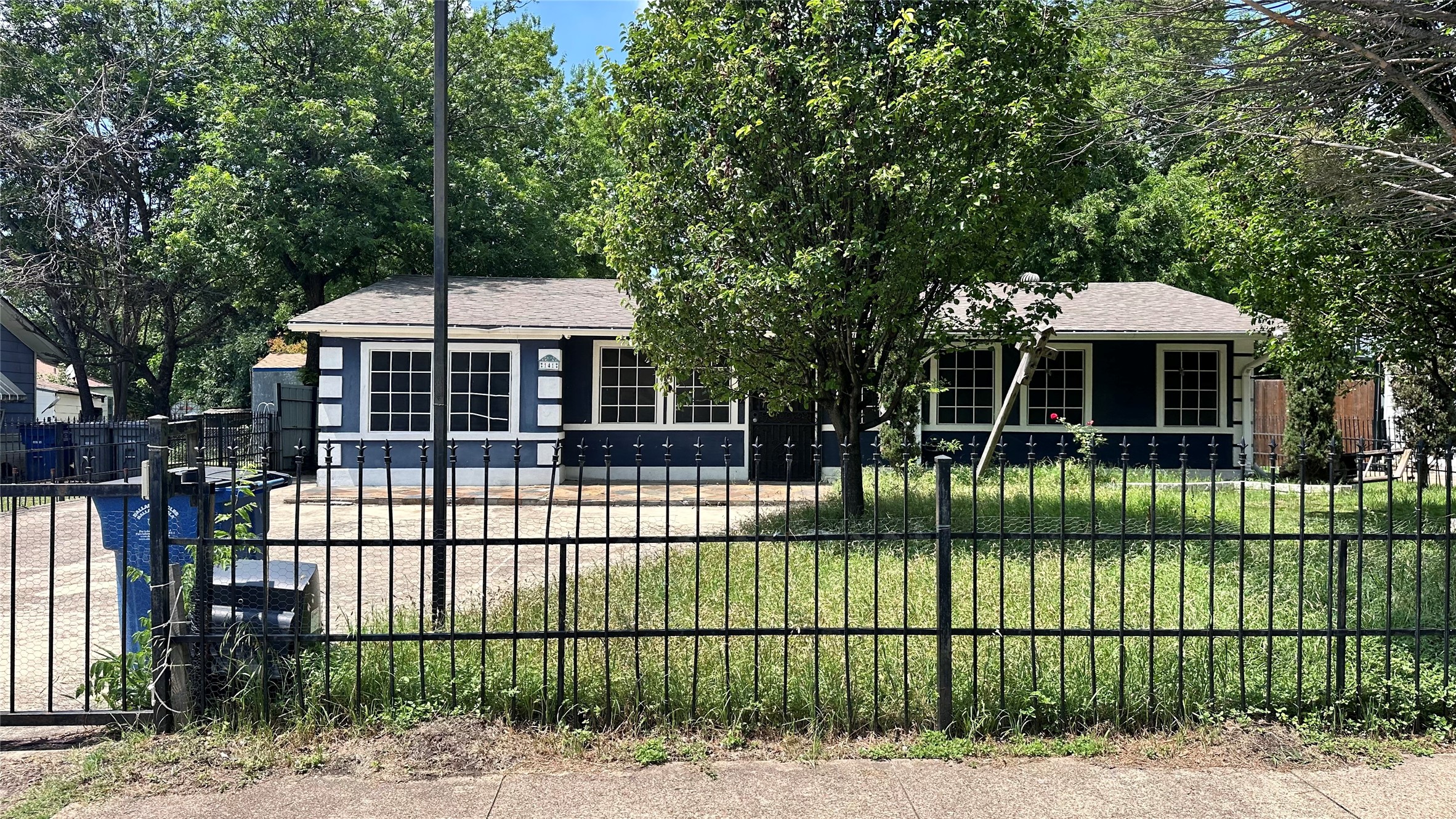 141 W Brownlee Avenue Dallas TX 75224