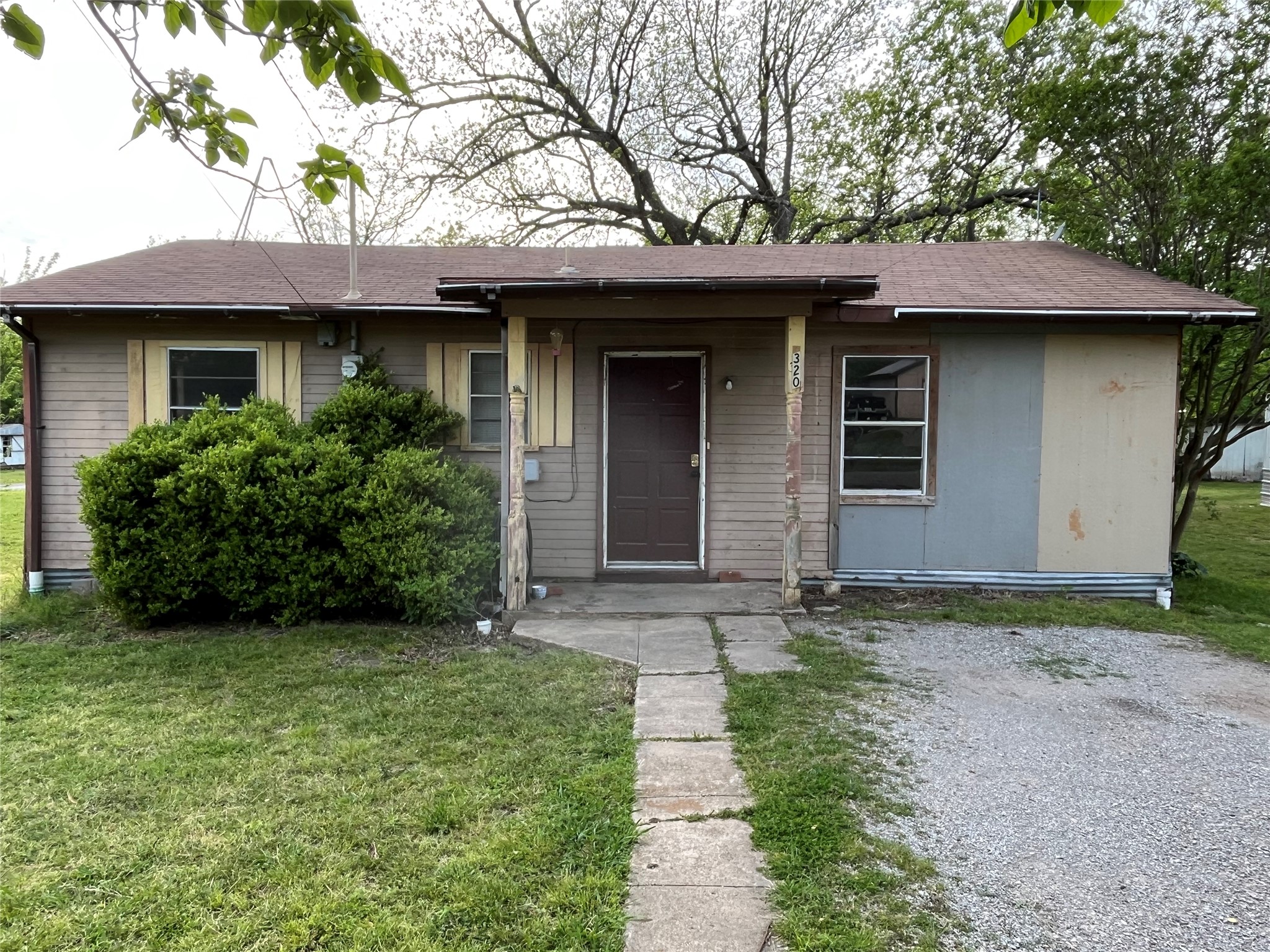 320 S Manson Street Wolfe City TX 75496