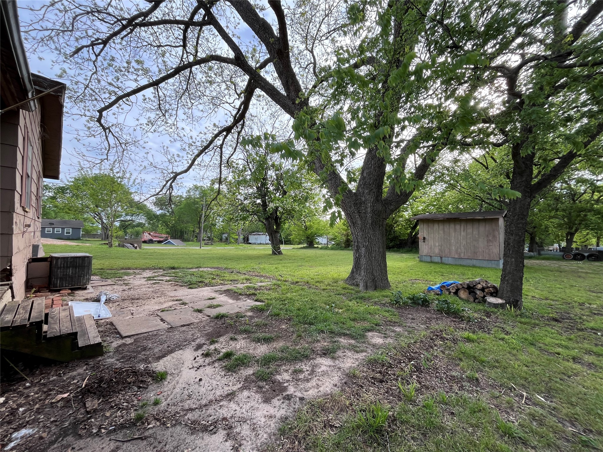 320 S Manson Street Wolfe City TX 75496