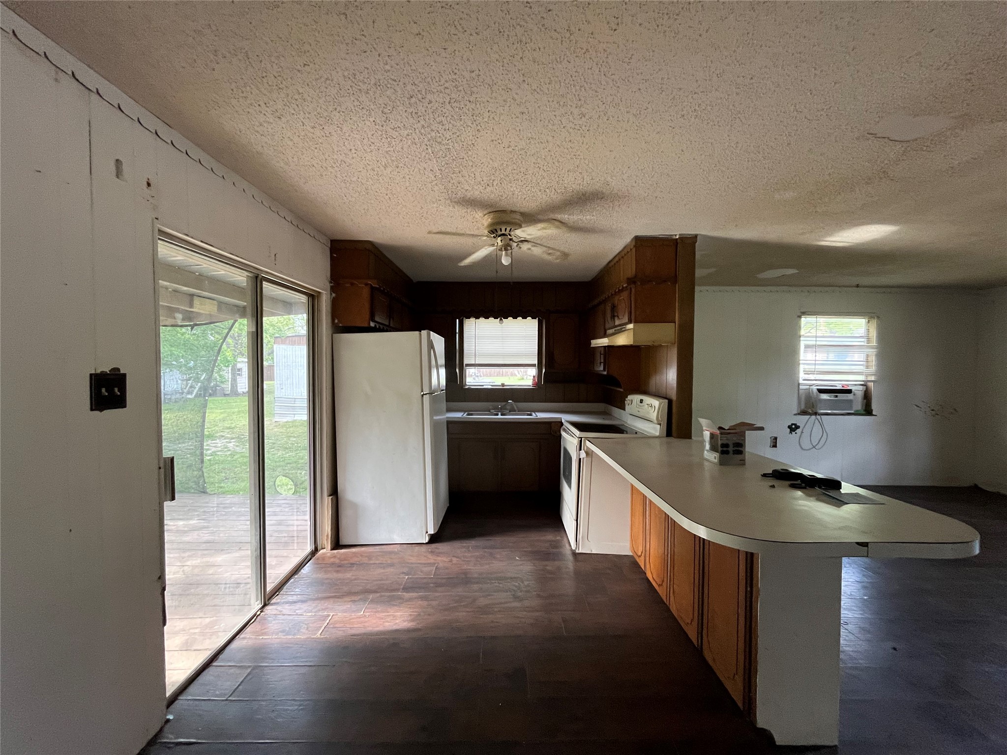 320 S Manson Street Wolfe City TX 75496