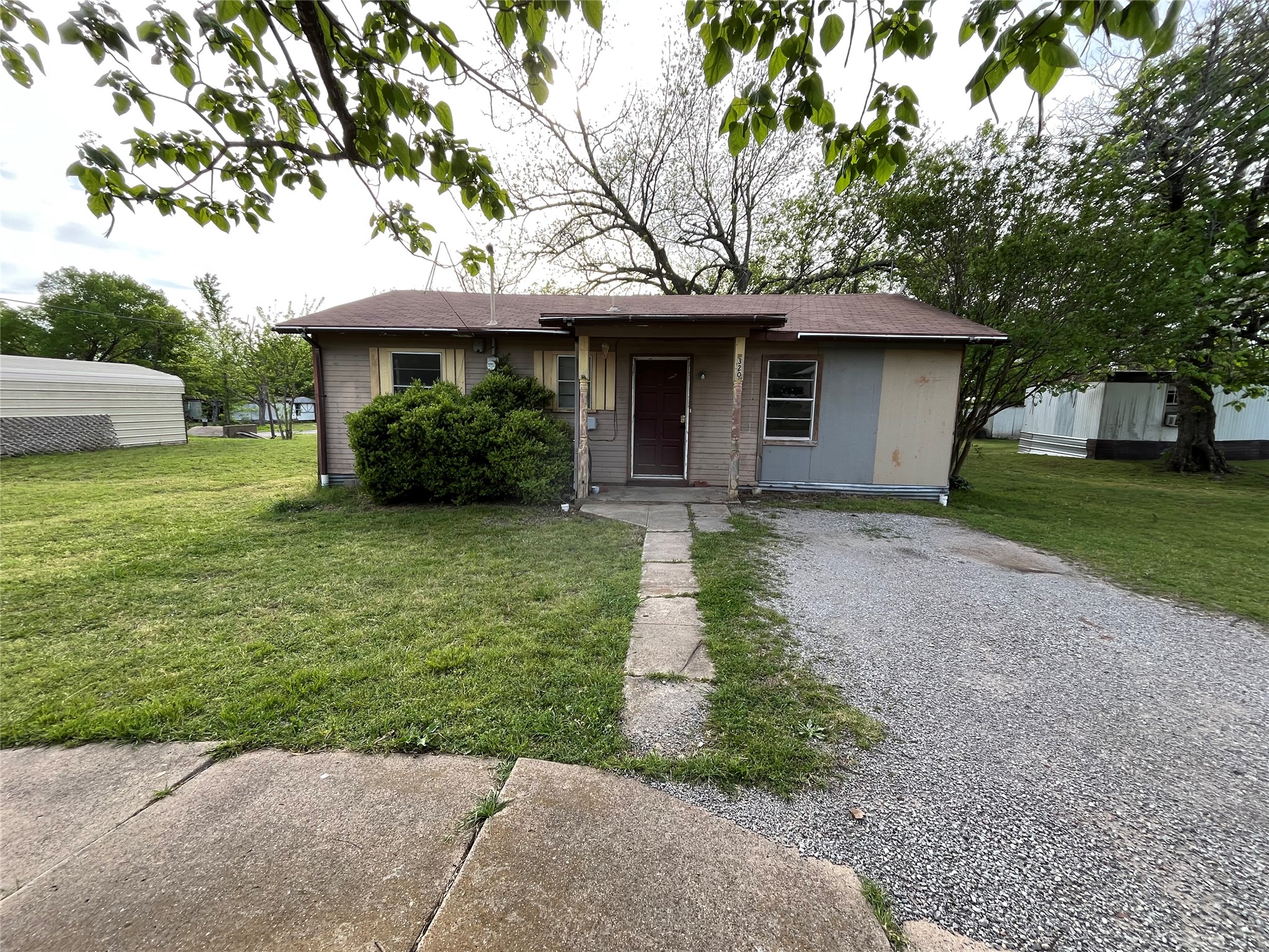 320 S Manson Street Wolfe City TX 75496