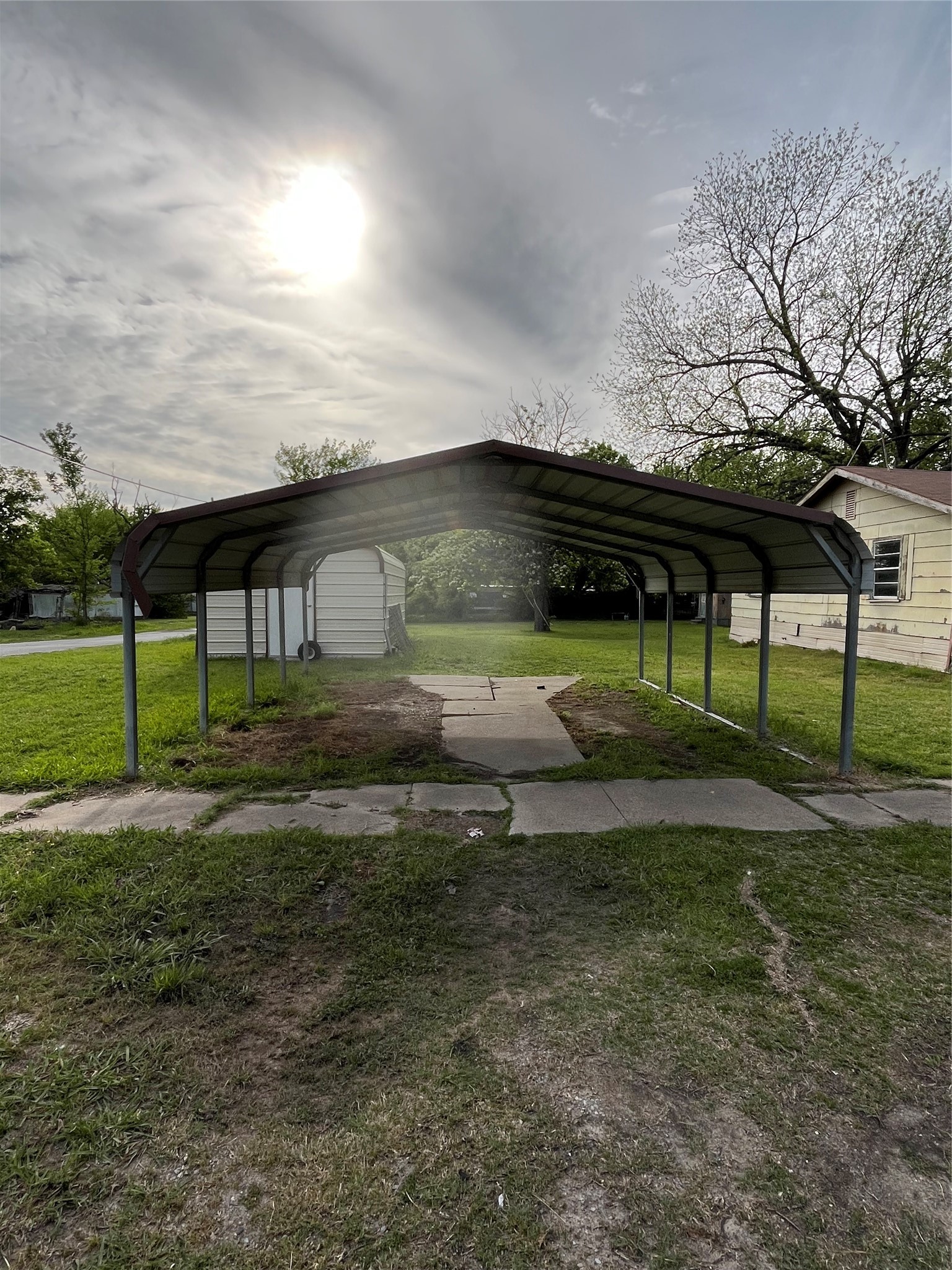 320 S Manson Street Wolfe City TX 75496