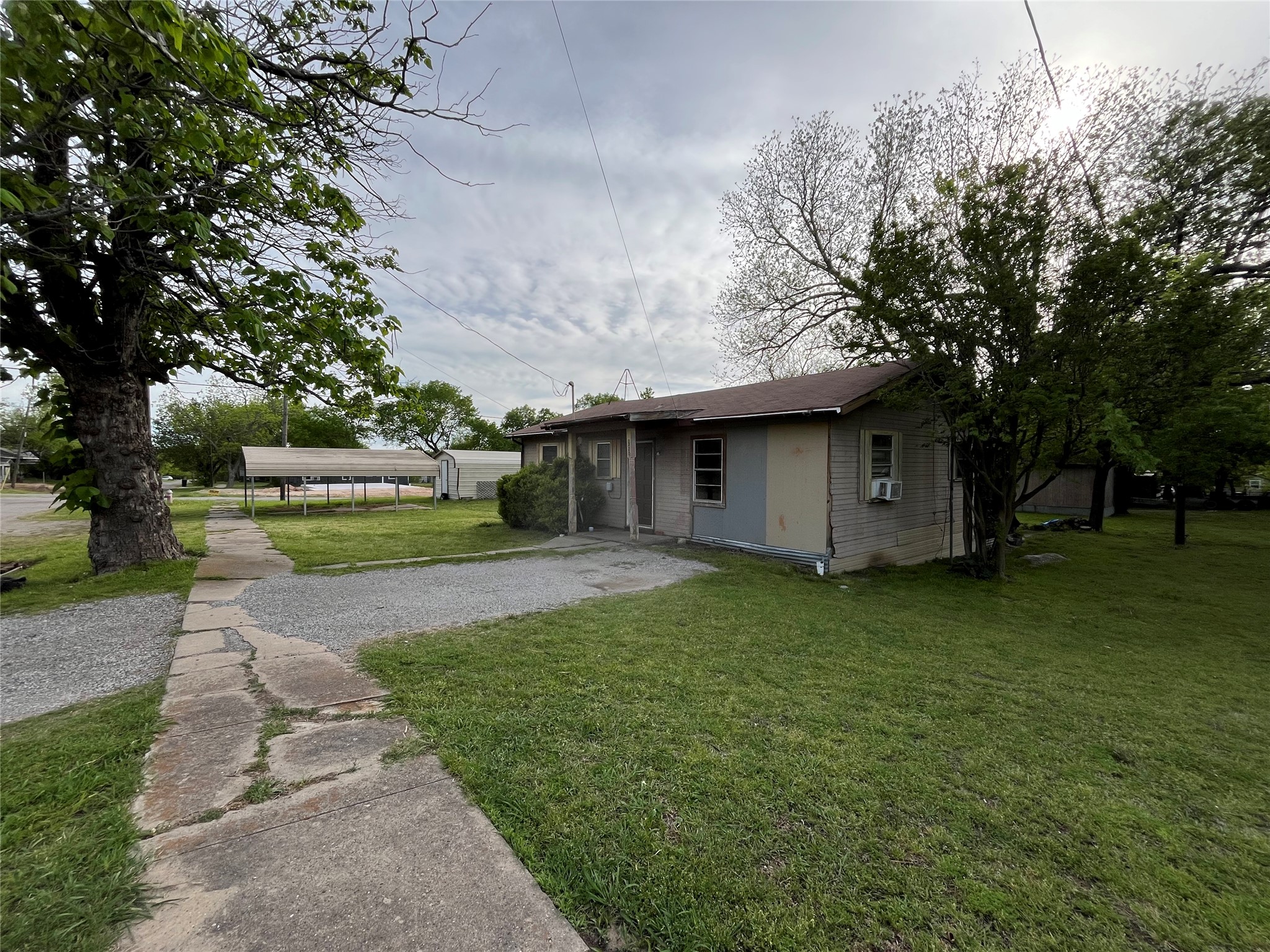 320 S Manson Street Wolfe City TX 75496