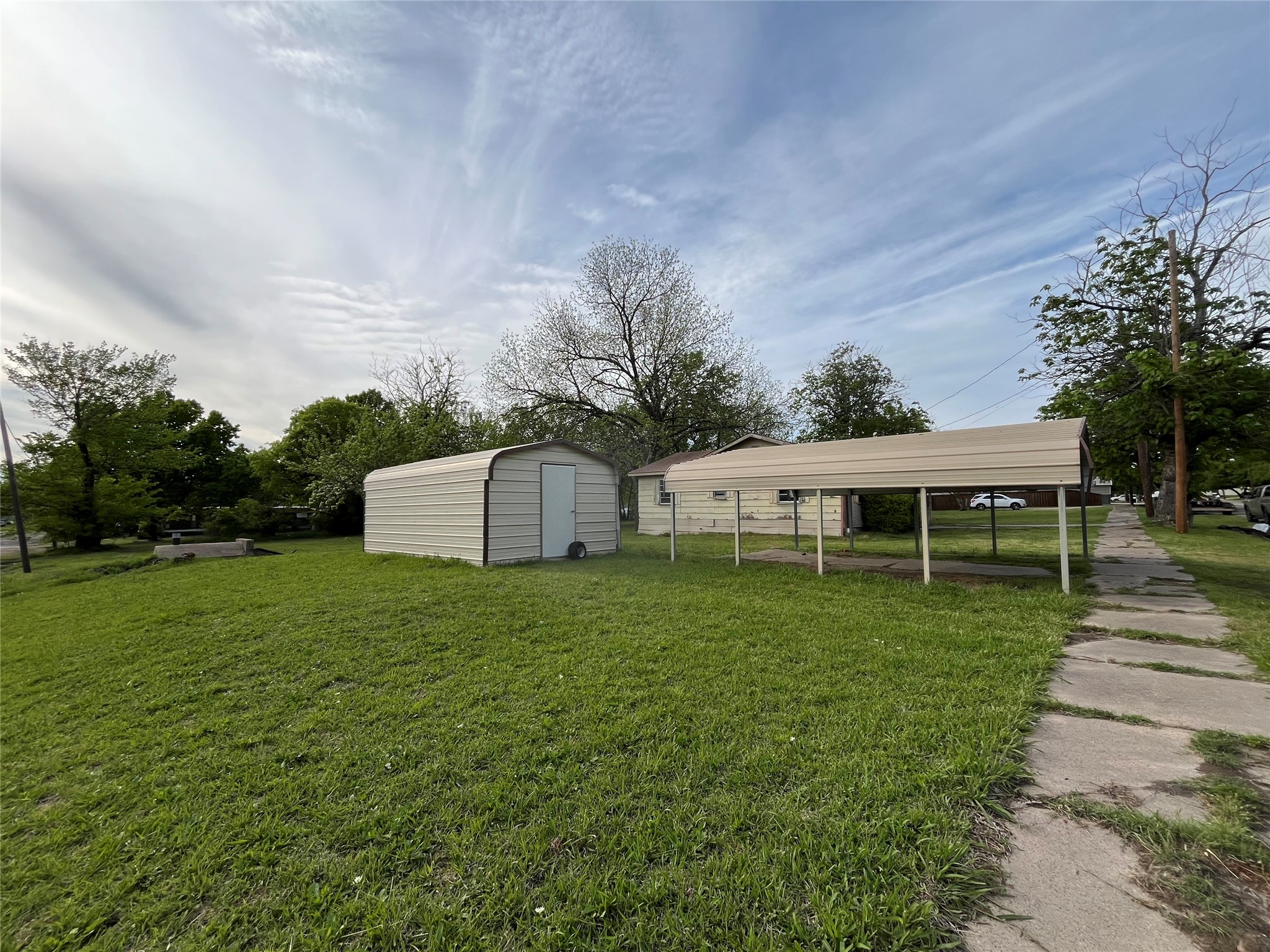 320 S Manson Street Wolfe City TX 75496