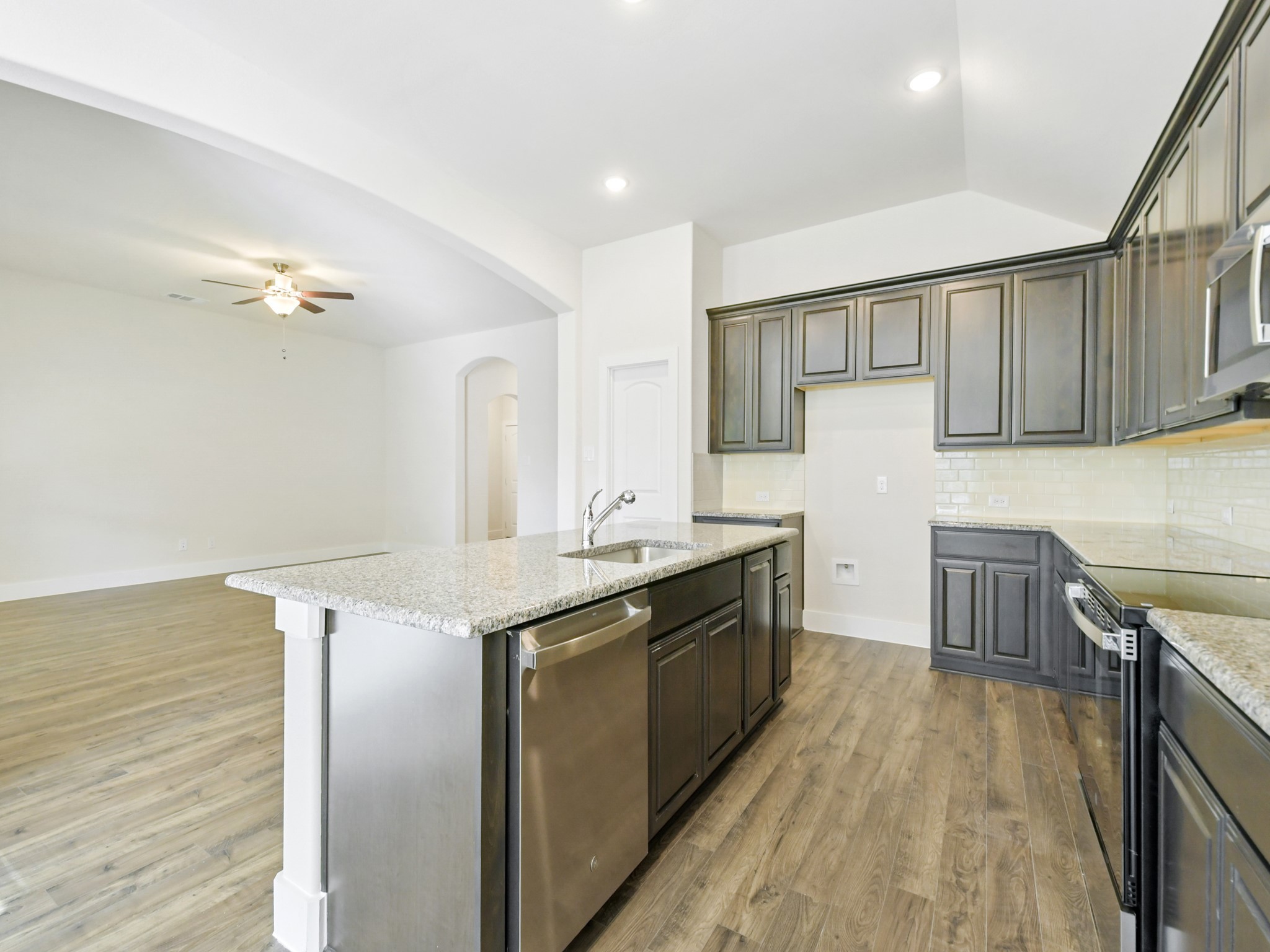 309 Horseshoe Bend Valley View TX 76272