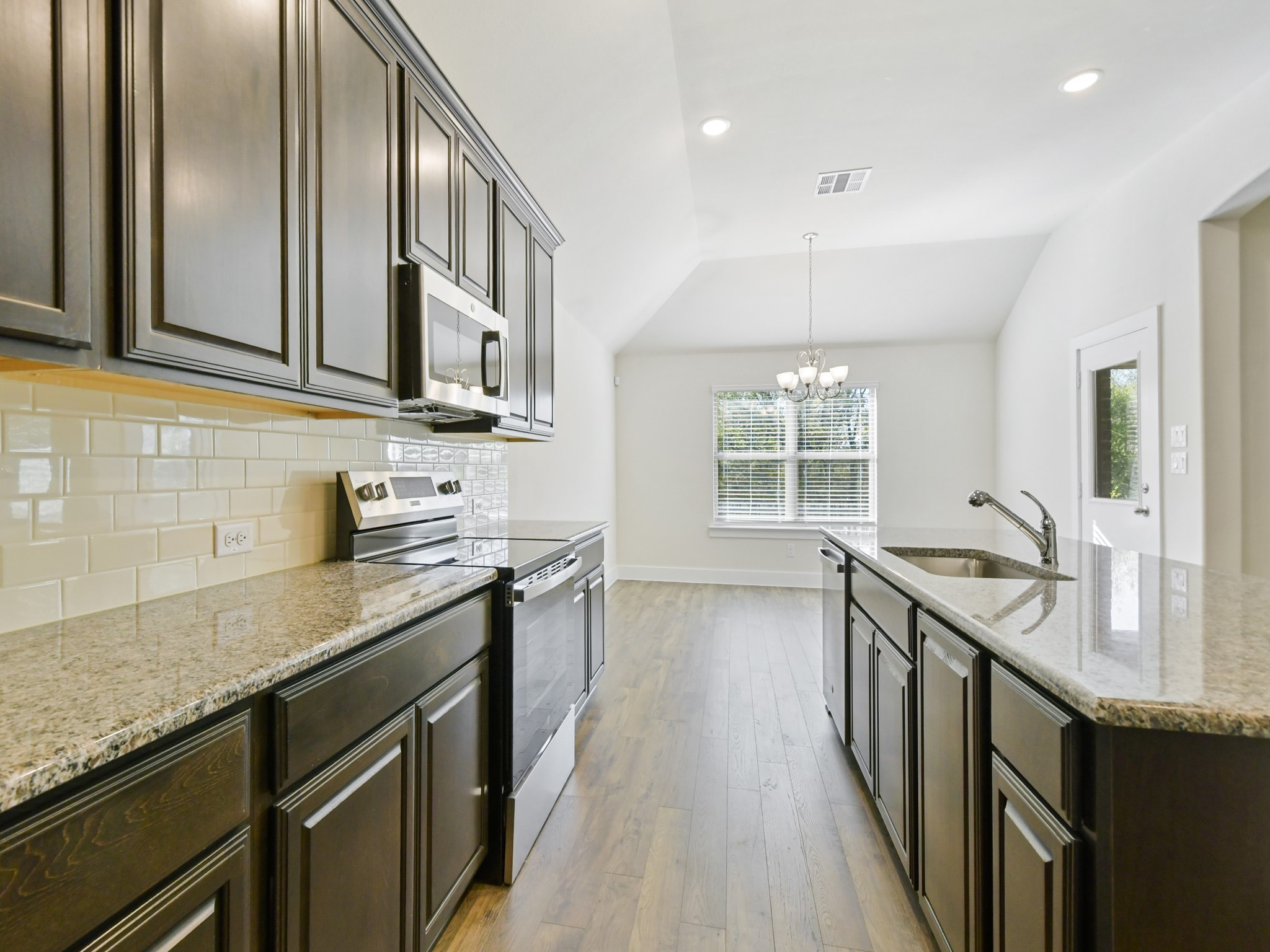 309 Horseshoe Bend Valley View TX 76272