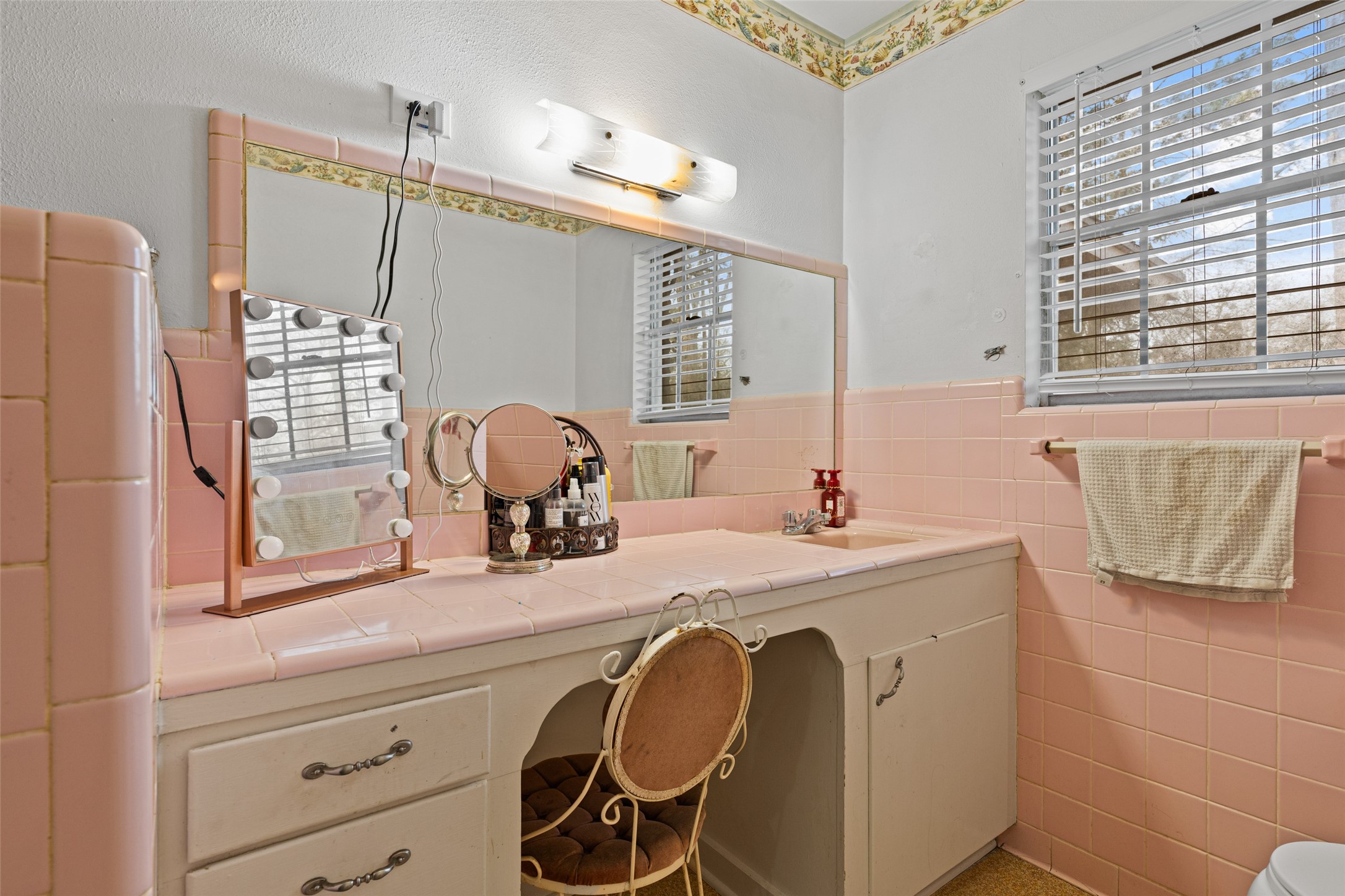 119 N Mimosa Ore City TX 75683