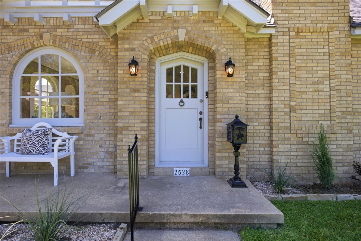 2528 Waits Avenue Fort Worth TX 76109