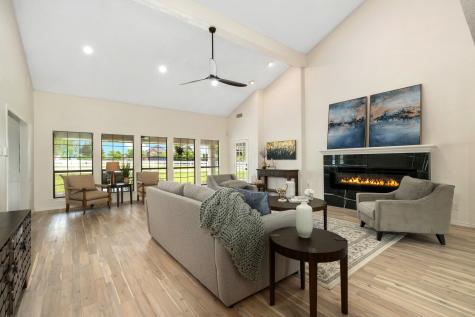 915 W Pleasant Run Road Desoto TX 75115