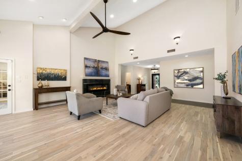 915 W Pleasant Run Road Desoto TX 75115