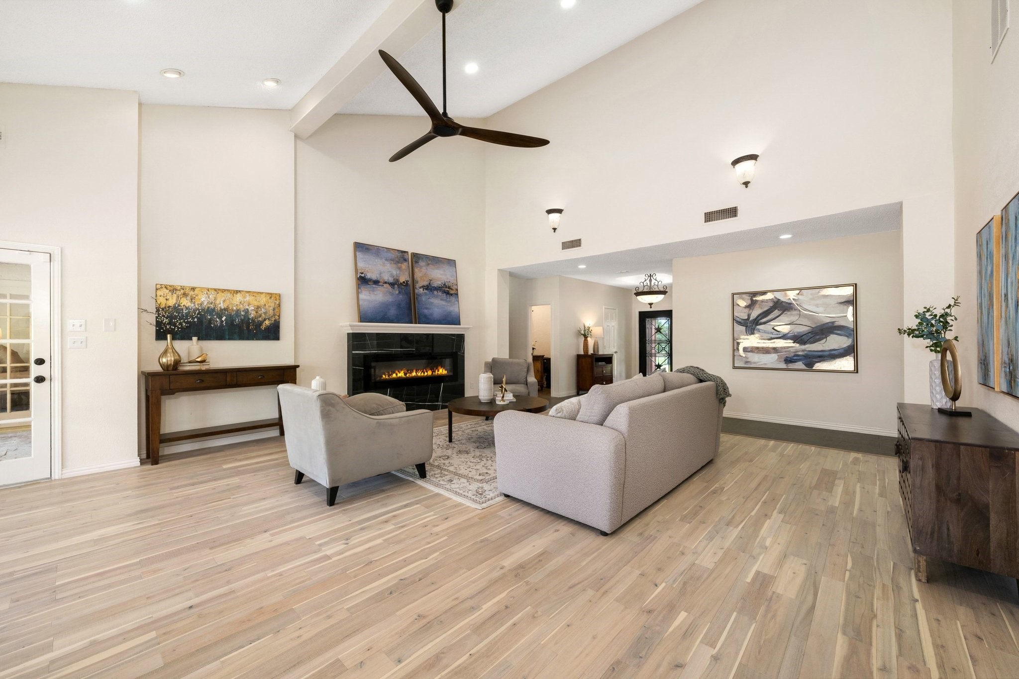 915 W Pleasant Run Road Desoto TX 75115