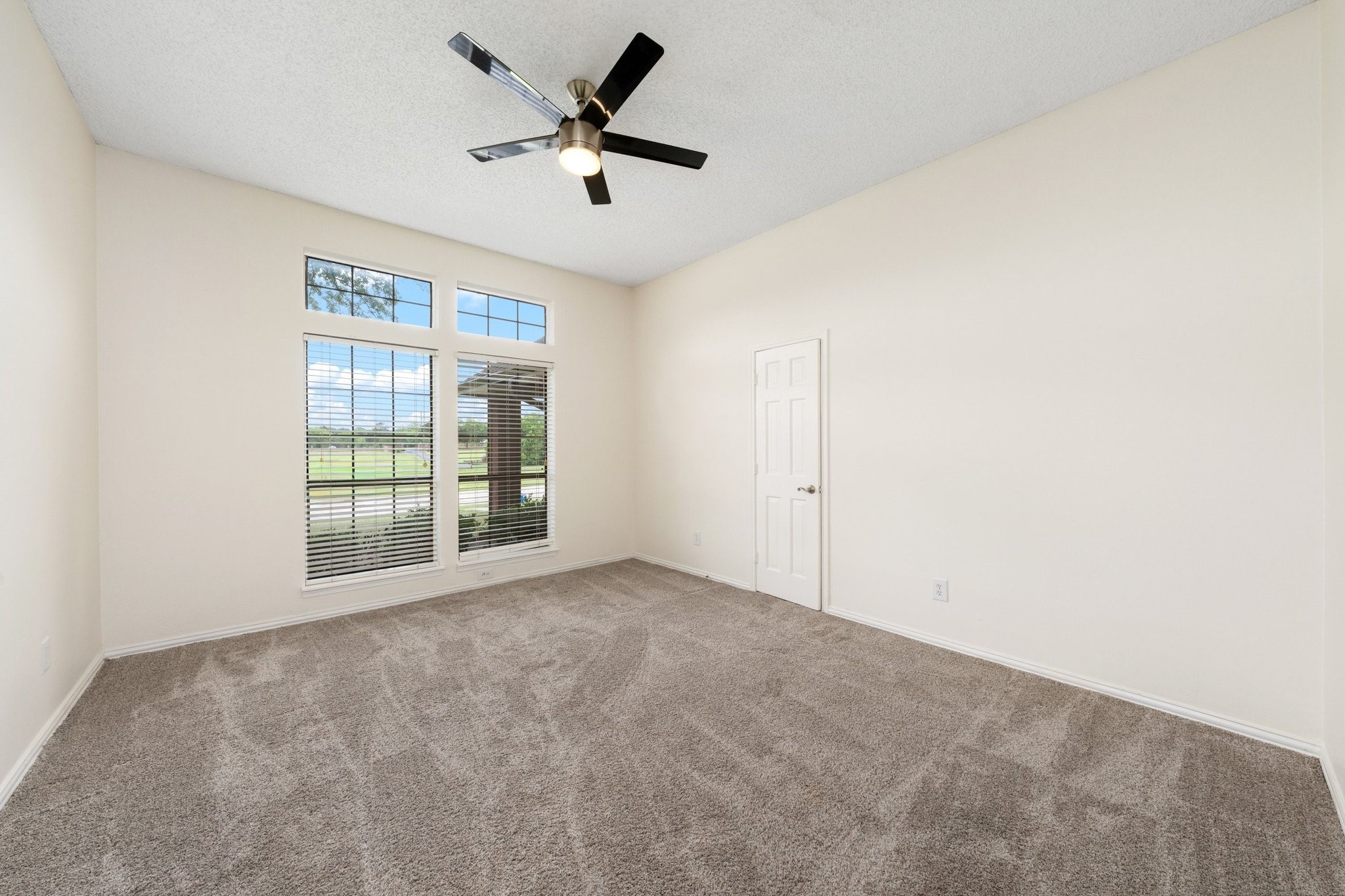 915 W Pleasant Run Road Desoto TX 75115