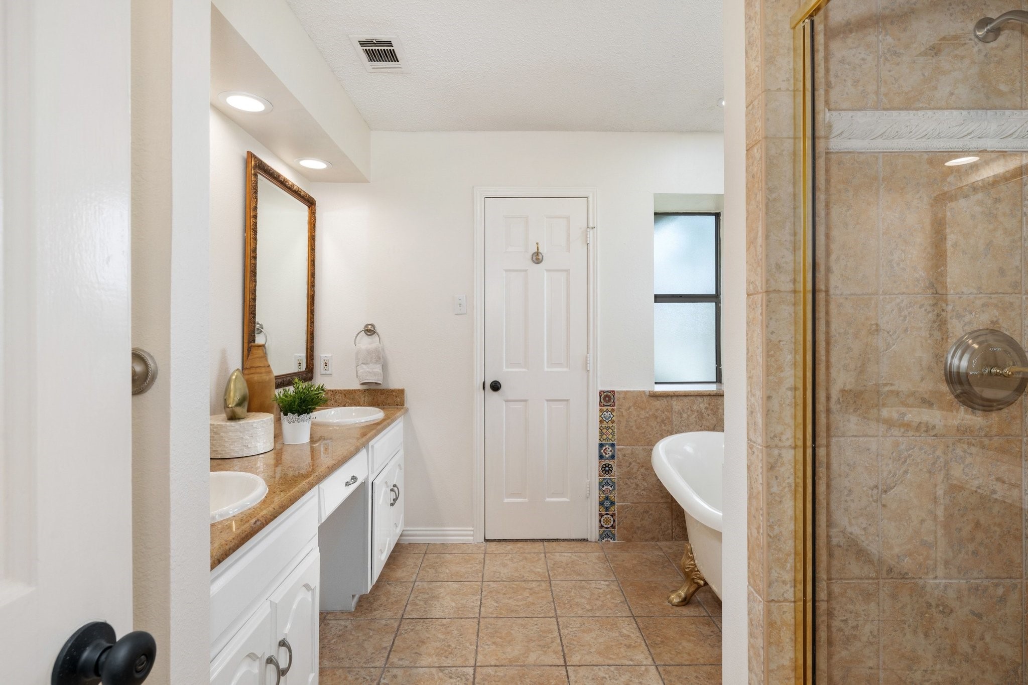 915 W Pleasant Run Road Desoto TX 75115