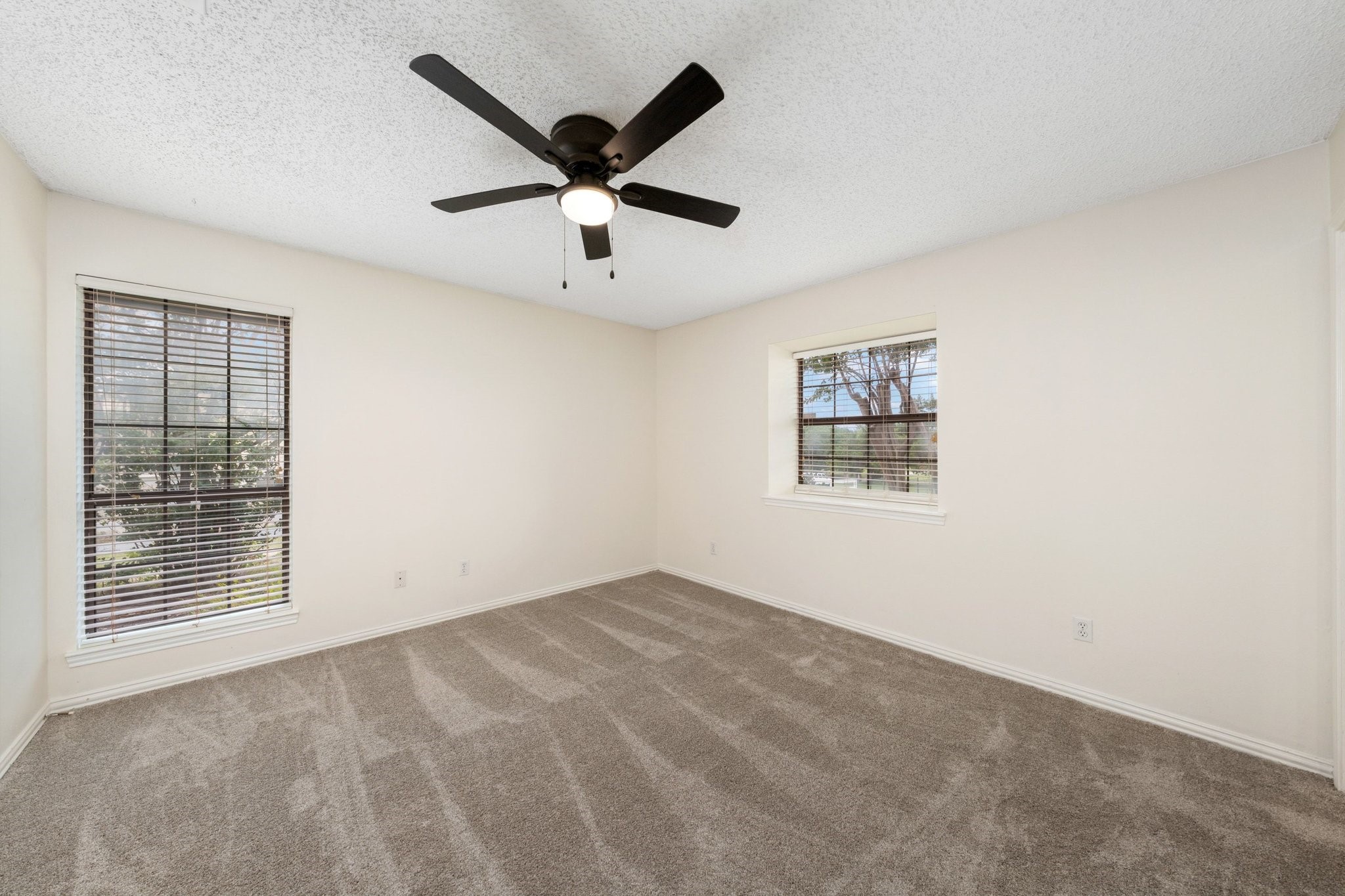 915 W Pleasant Run Road Desoto TX 75115