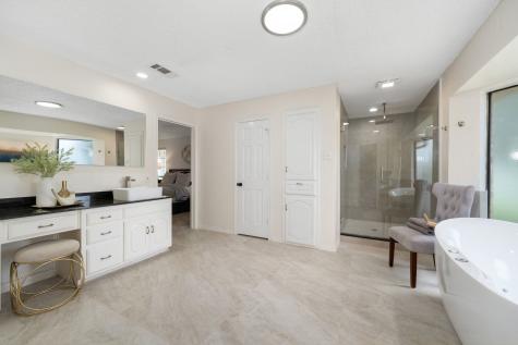 915 W Pleasant Run Road Desoto TX 75115