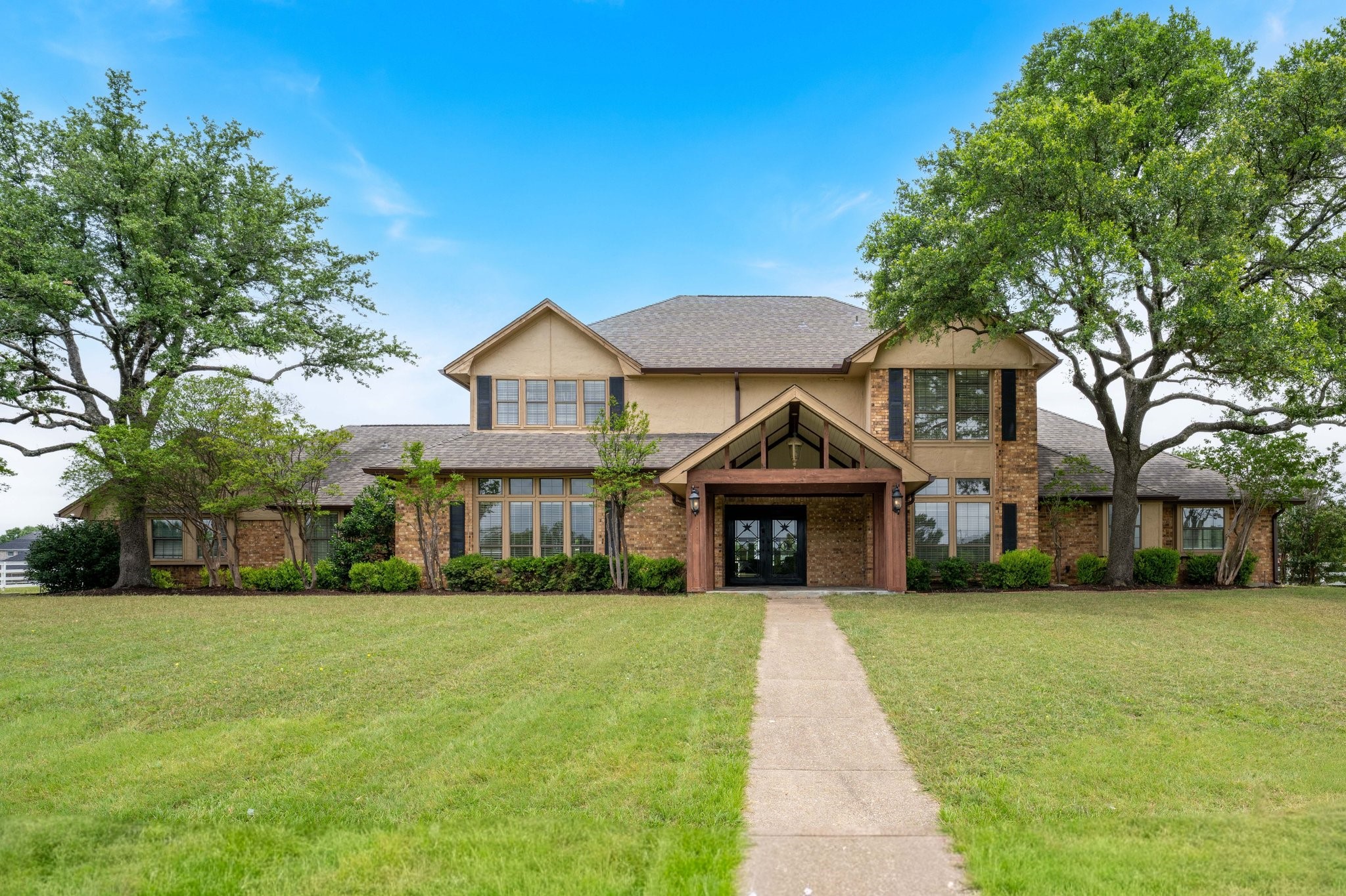 915 W Pleasant Run Road Desoto TX 75115