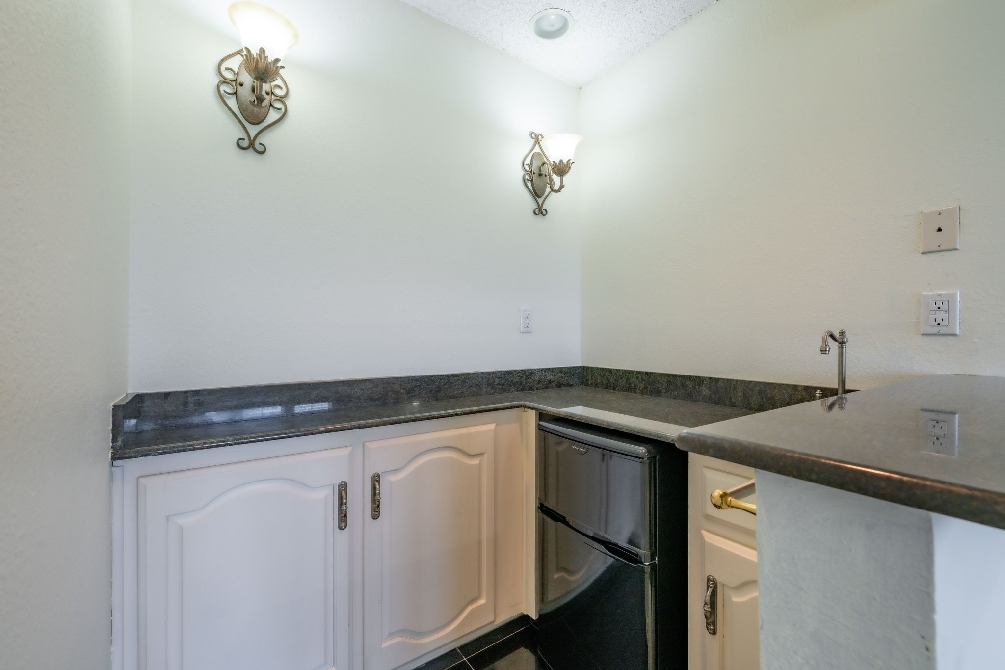 915 W Pleasant Run Road Desoto TX 75115