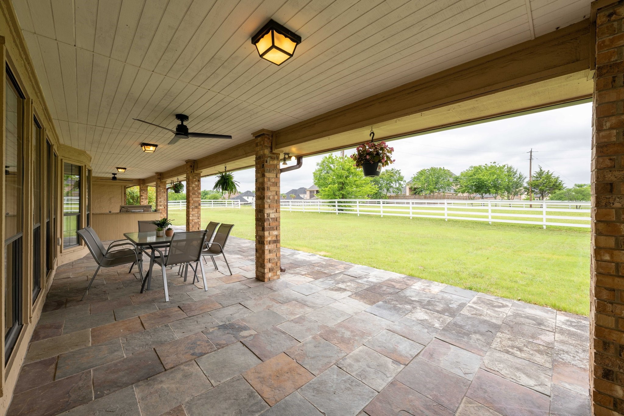 915 W Pleasant Run Road Desoto TX 75115