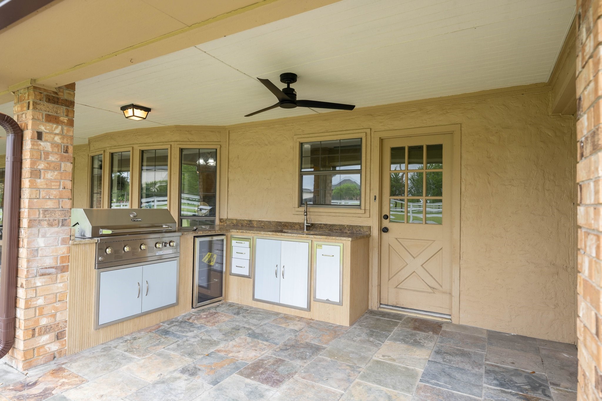 915 W Pleasant Run Road Desoto TX 75115