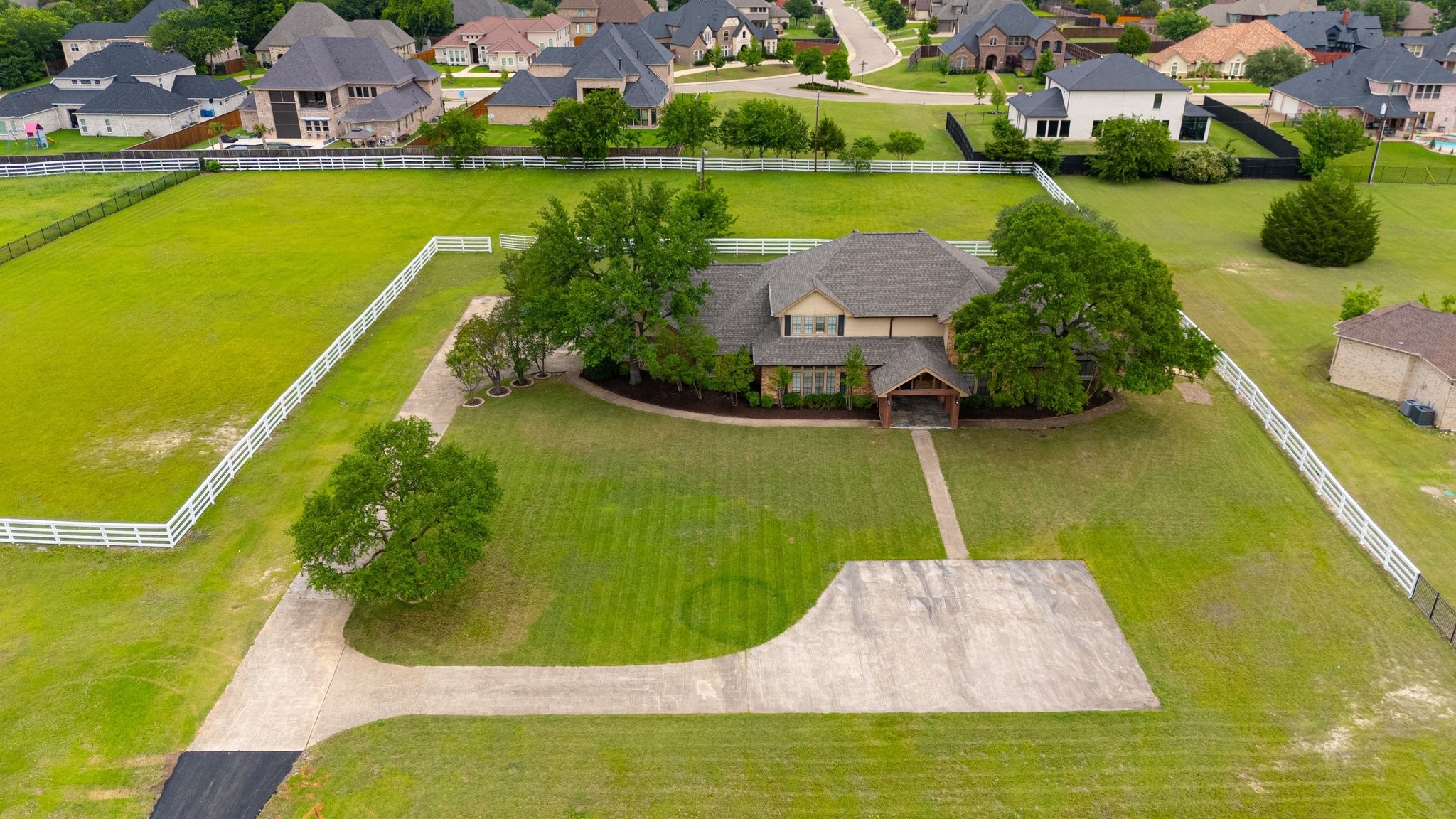 915 W Pleasant Run Road Desoto TX 75115
