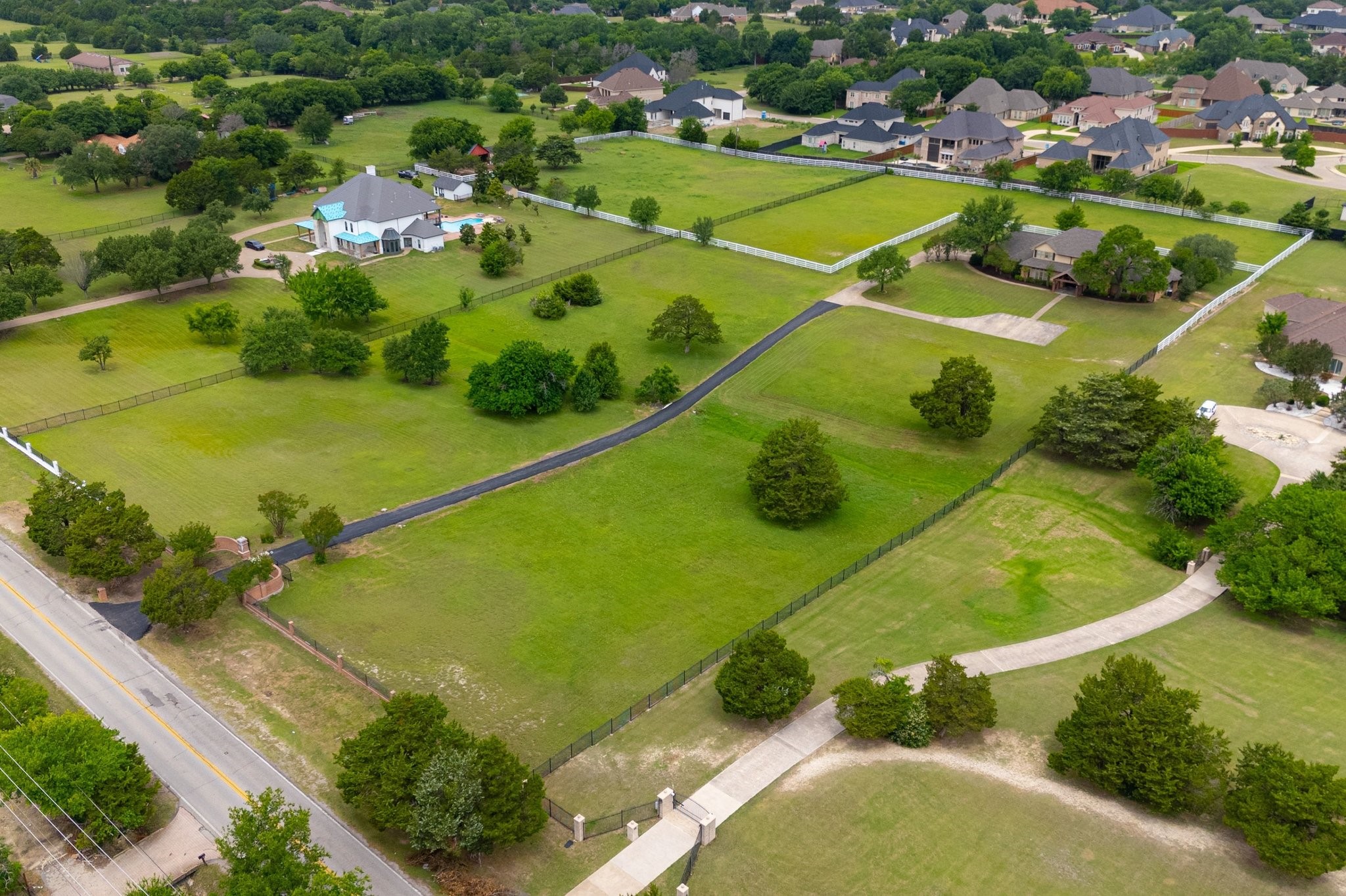 915 W Pleasant Run Road Desoto TX 75115