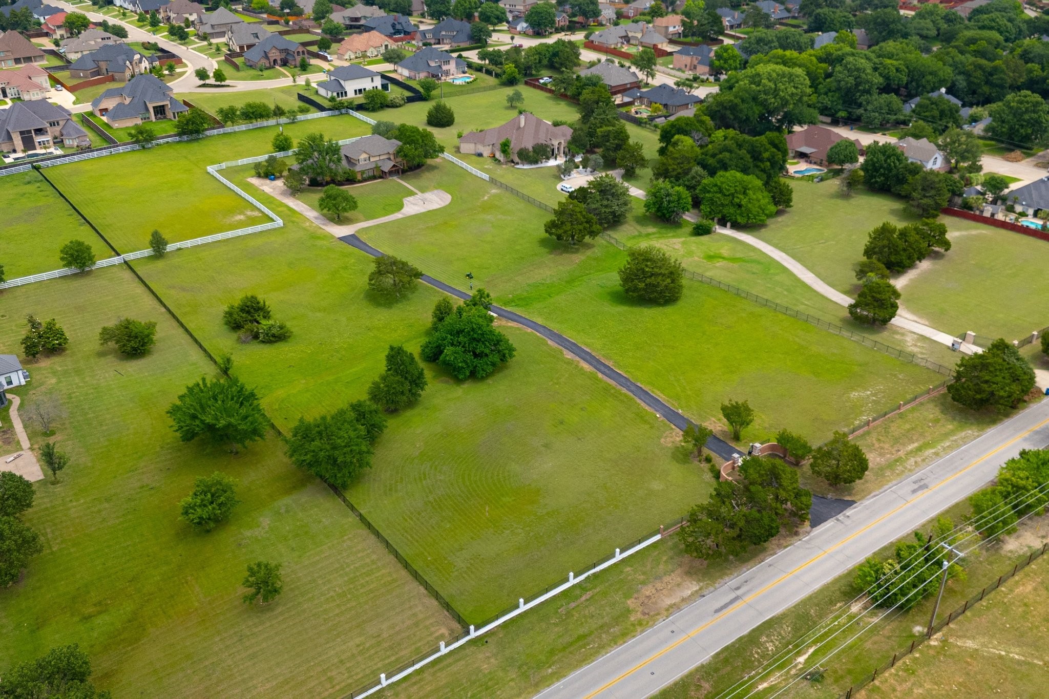 915 W Pleasant Run Road Desoto TX 75115