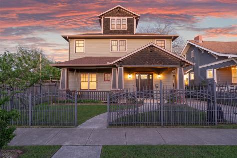 1637 S Adams Street Fort Worth TX 76104