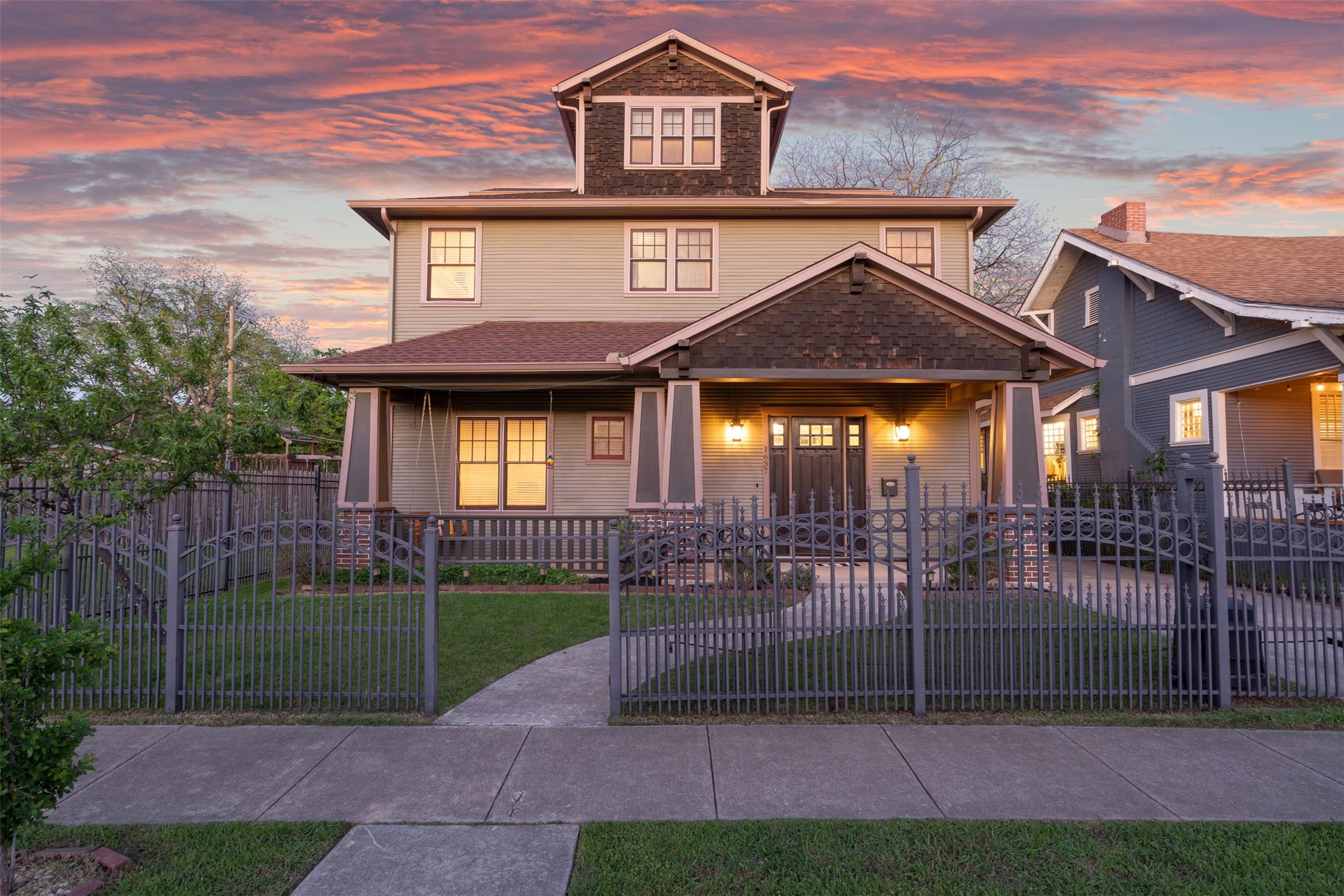 1637 S Adams Street Fort Worth TX 76104