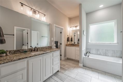 4033 Overlook Way Weatherford TX 76085