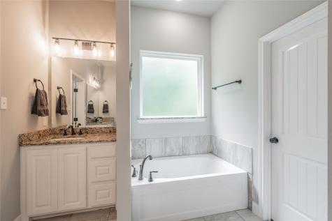 4033 Overlook Way Weatherford TX 76085