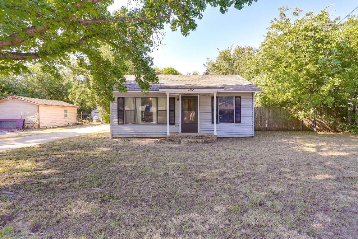 3812 Selma Street Haltom City TX 76111