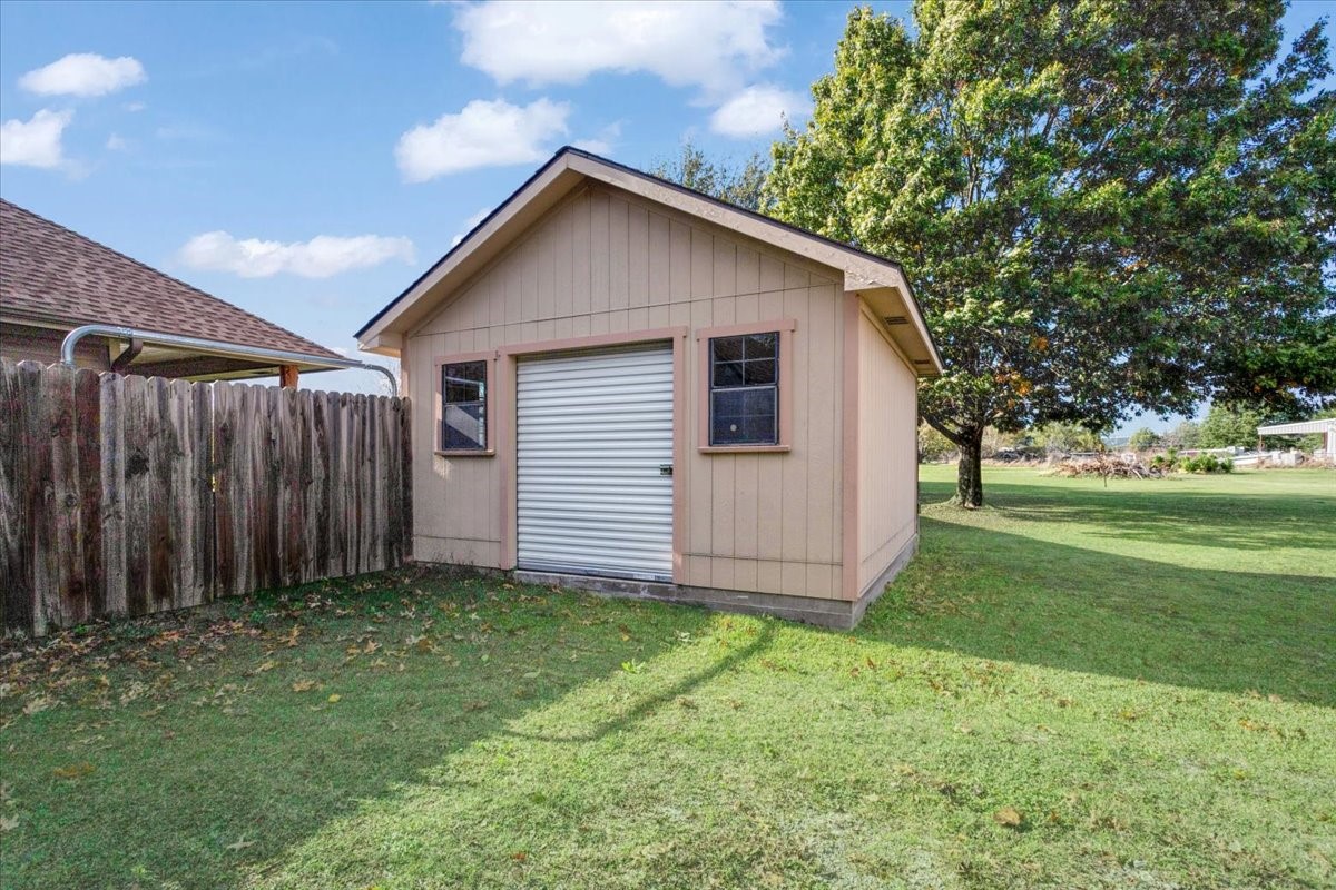 1035 Lakewood Road Denison TX 75020