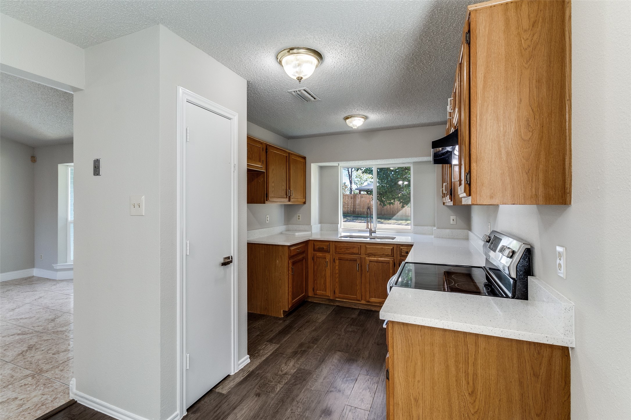 1301 Cedarcrest Drive Mesquite TX 75149