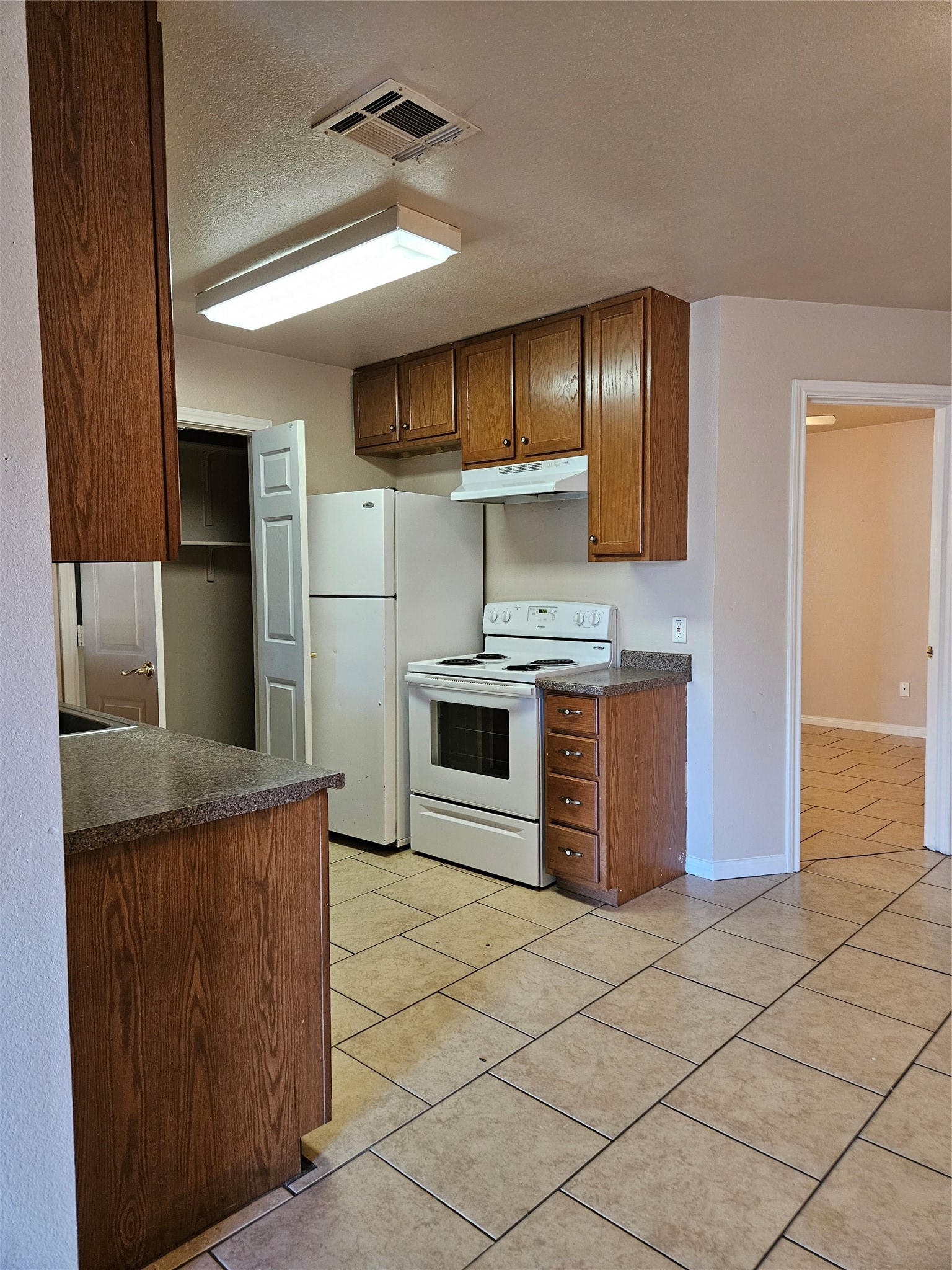 231-233 E Craven Avenue Lacy Lakeview TX 76705